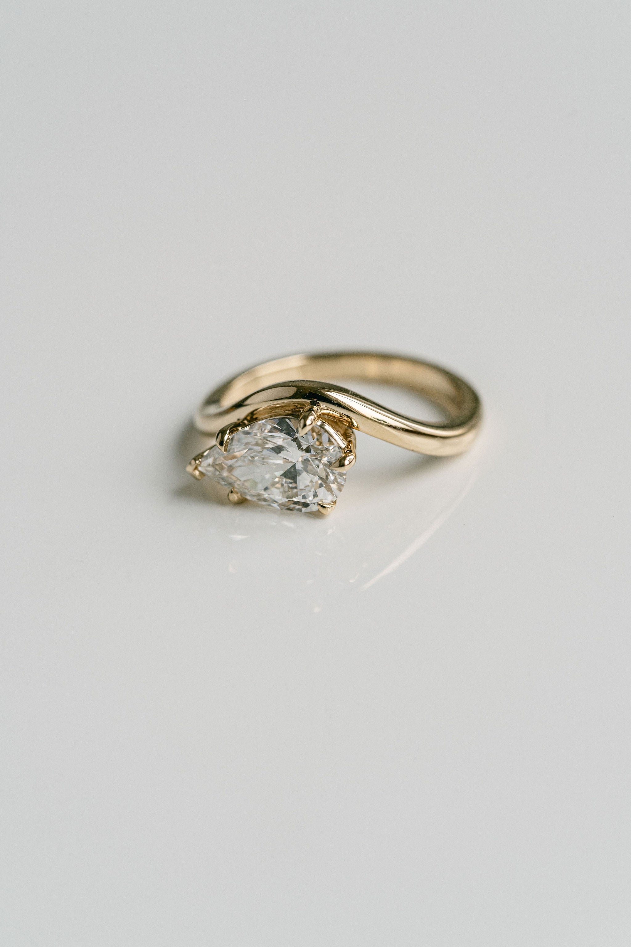 3.0 CT Elongated Cushion Solitaire Lab Grown Diamond Engagement Ringt