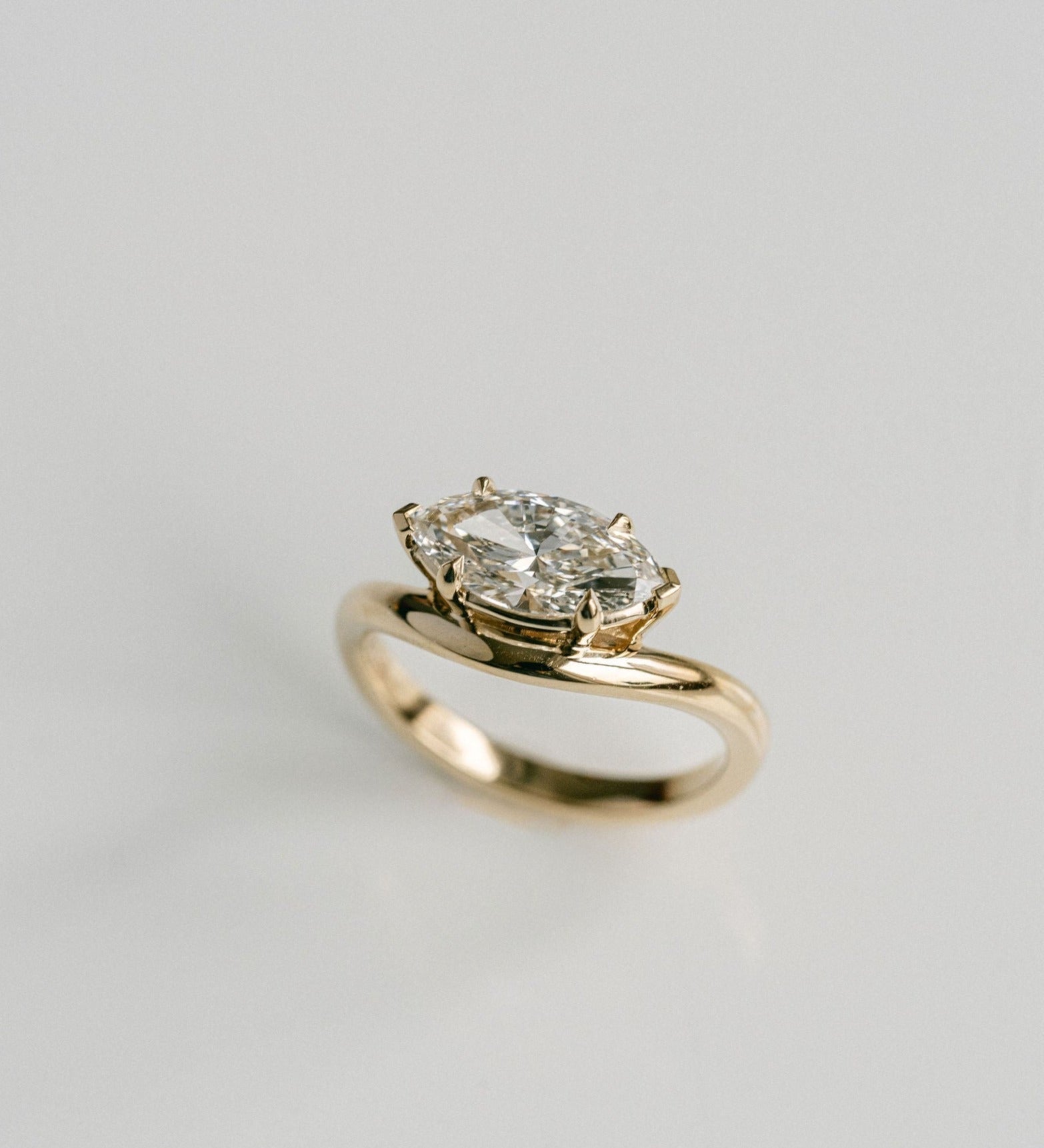 3.0 CT Elongated Cushion Solitaire Lab Grown Diamond Engagement Ringt