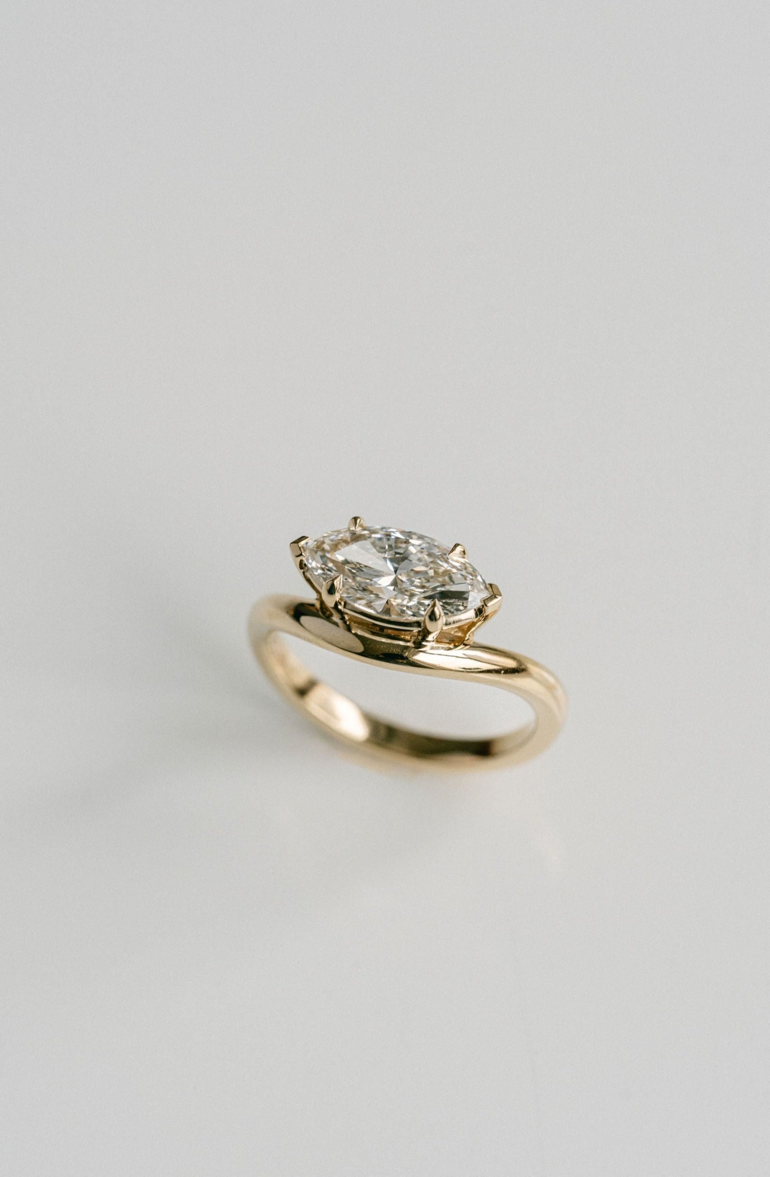 3.0 CT Elongated Cushion Solitaire Lab Grown Diamond Engagement Ringt