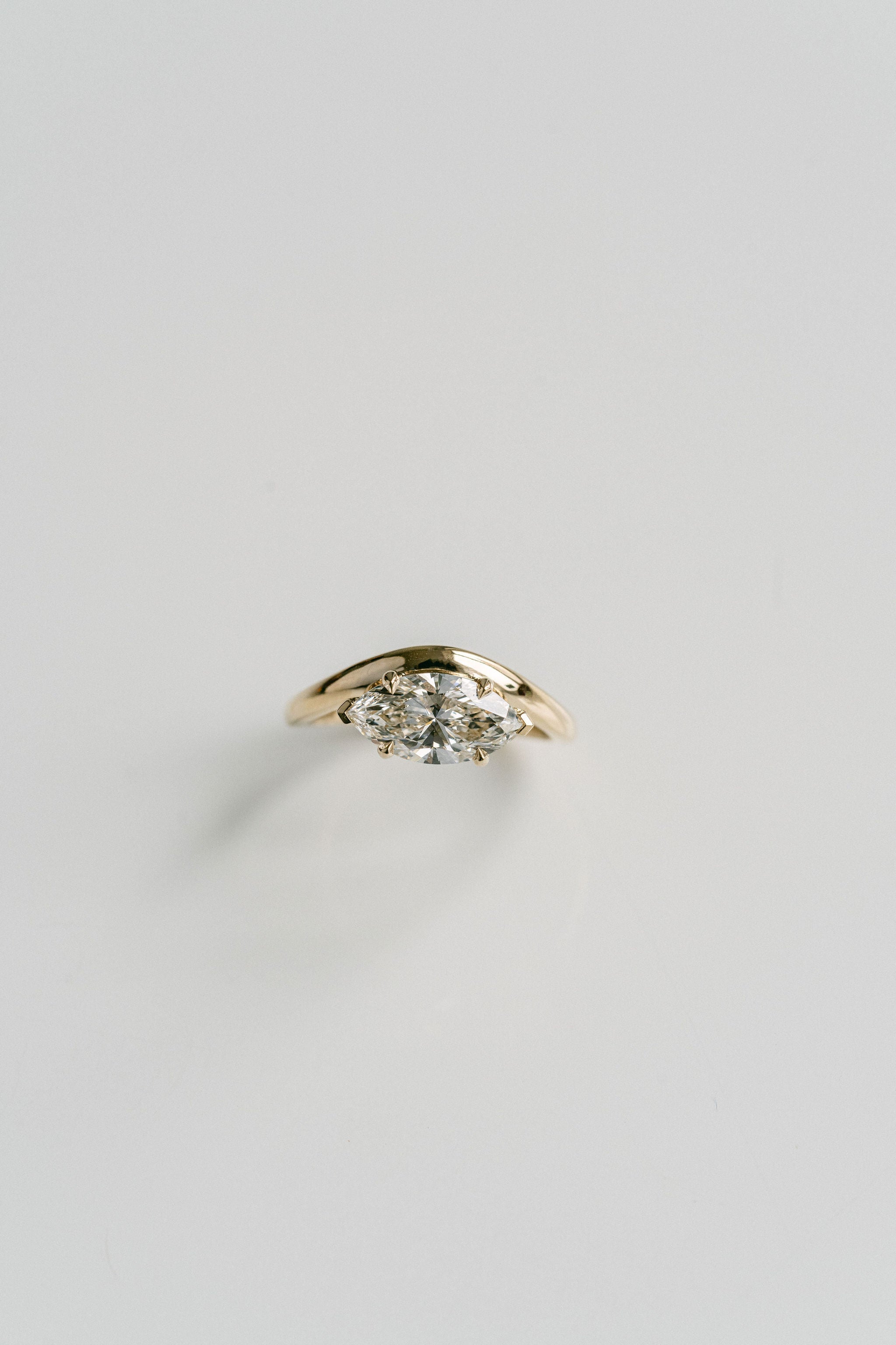 3.0 CT Elongated Cushion Solitaire Lab Grown Diamond Engagement Ringt