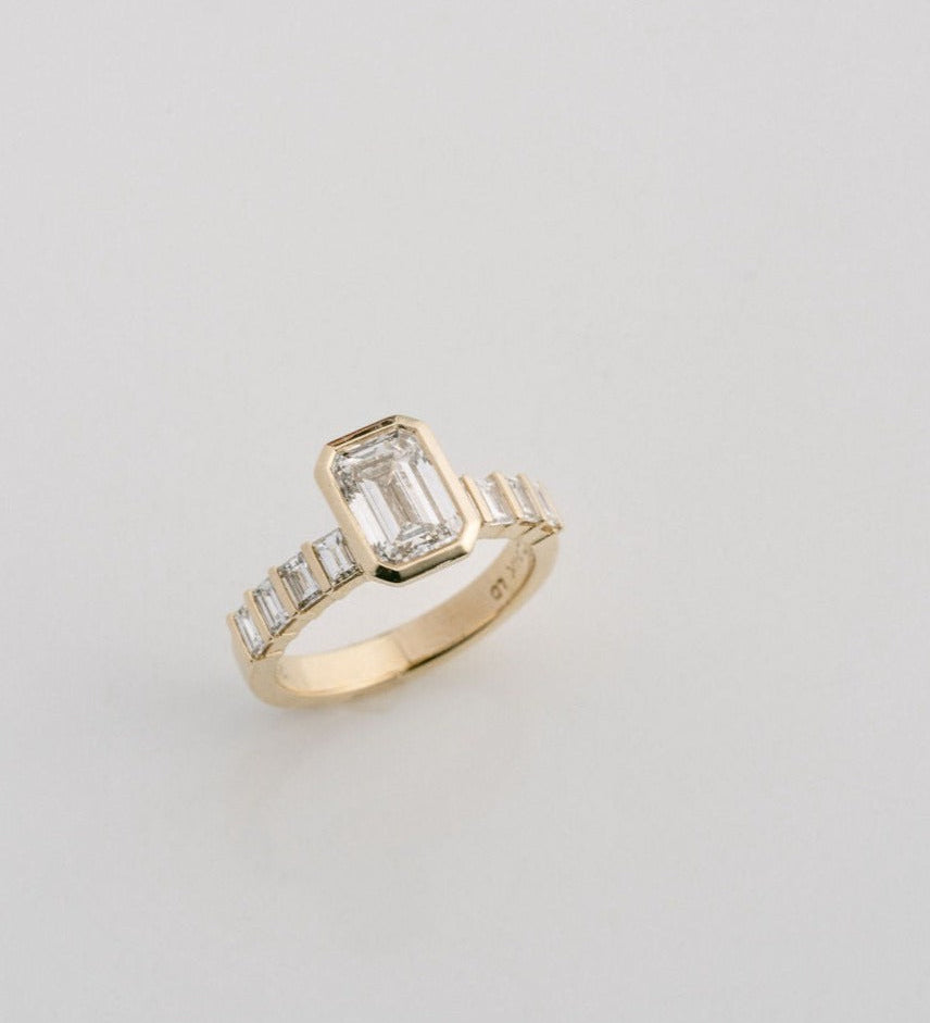 3.0 CT Elongated Cushion Solitaire Lab Grown Diamond Engagement Ringt