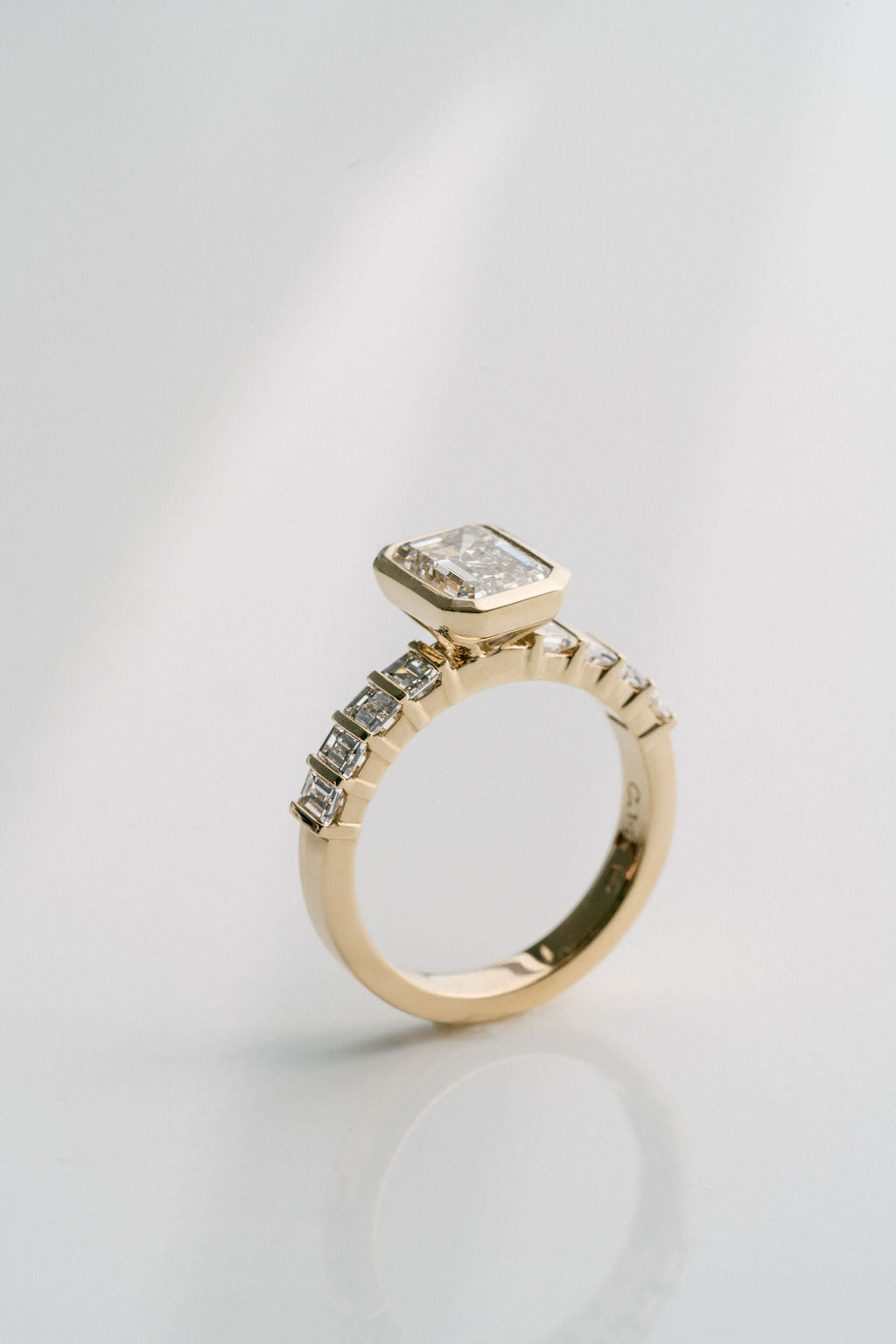 3.0 CT Elongated Cushion Solitaire Lab Grown Diamond Engagement Ringt