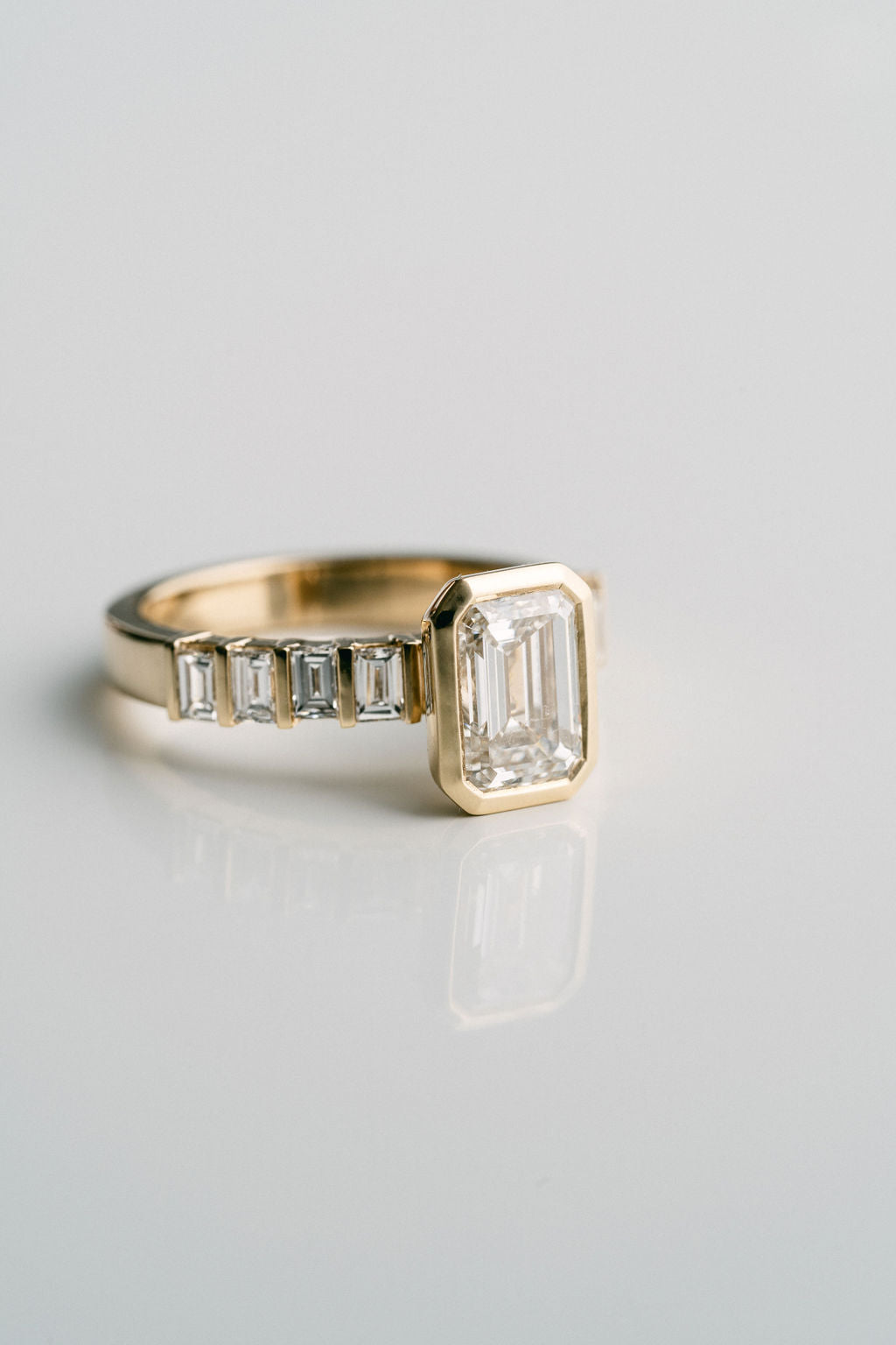 3.0 CT Elongated Cushion Solitaire Lab Grown Diamond Engagement Ringt