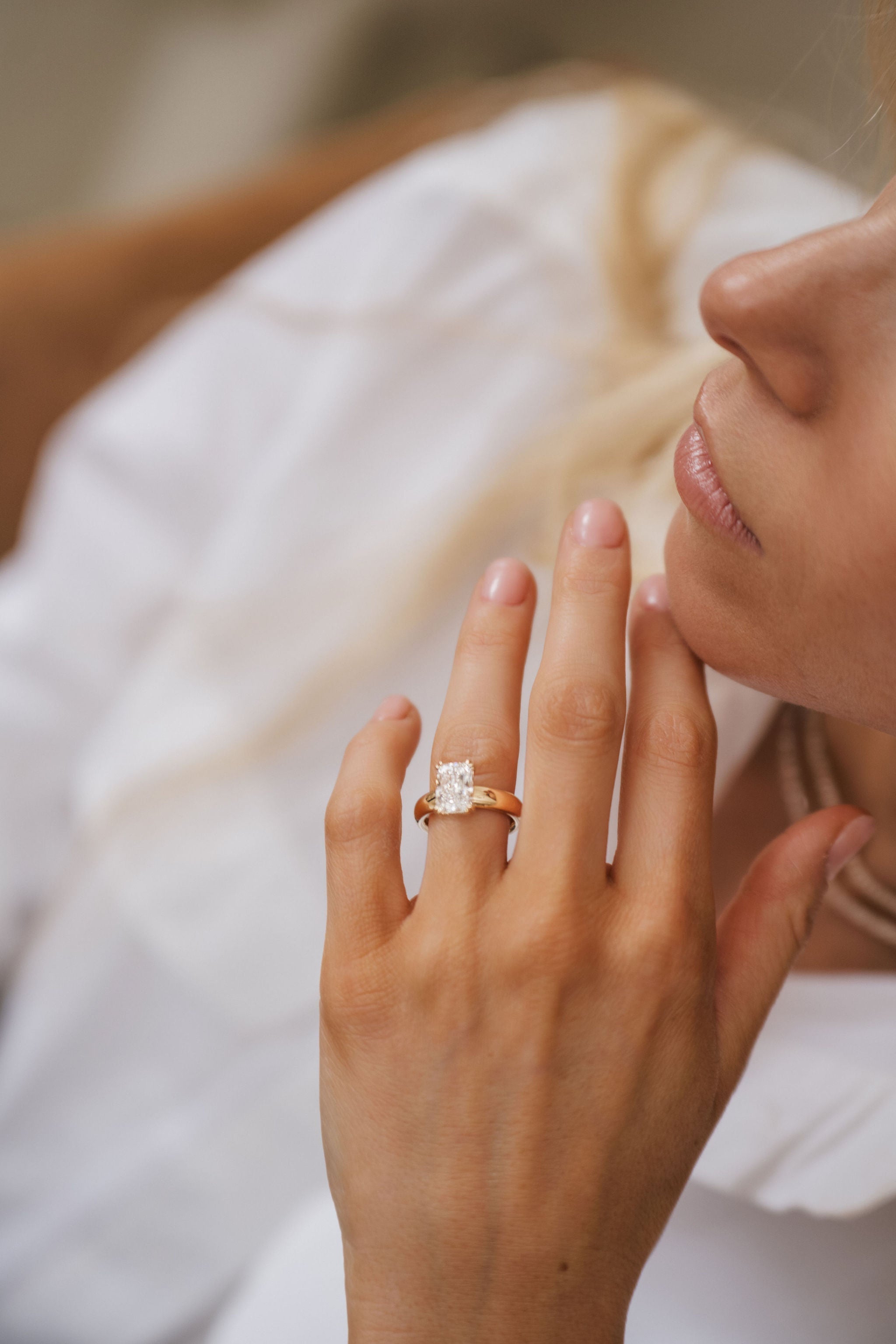 3.0 CT Elongated Cushion Solitaire Lab Grown Diamond Engagement Ringt