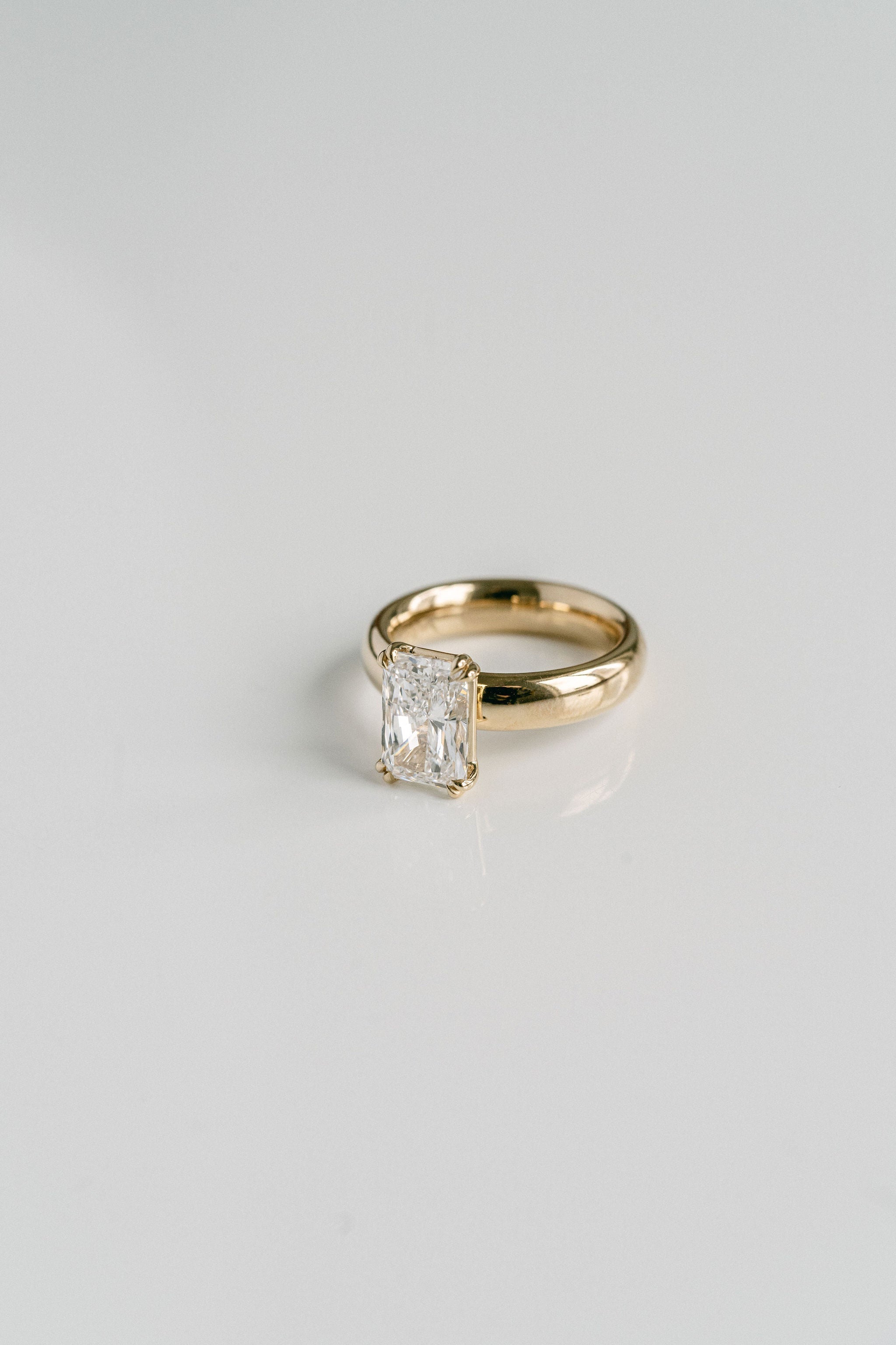 3.0 CT Elongated Cushion Solitaire Lab Grown Diamond Engagement Ringt