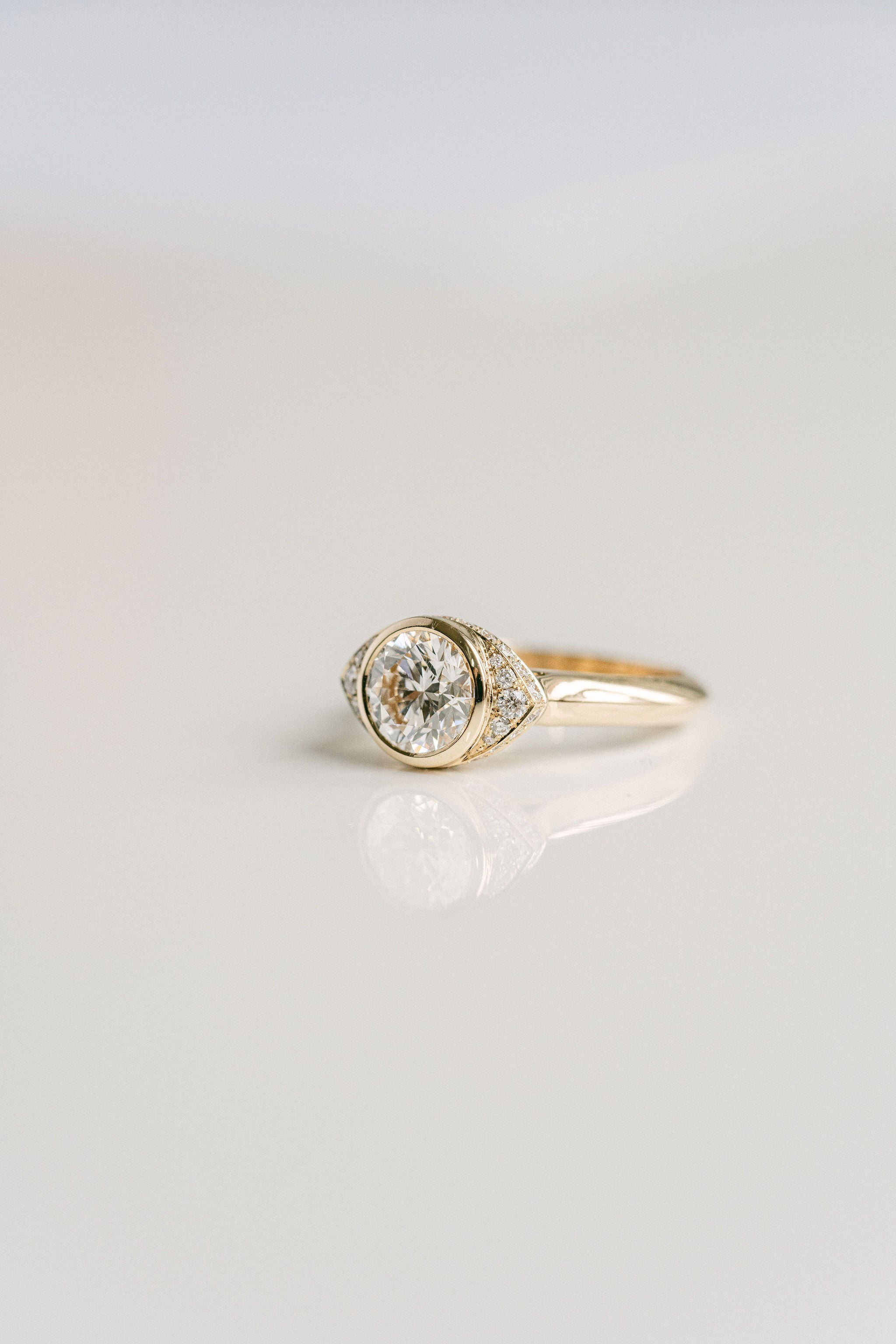 3.0 CT Elongated Cushion Solitaire Lab Grown Diamond Engagement Ringt