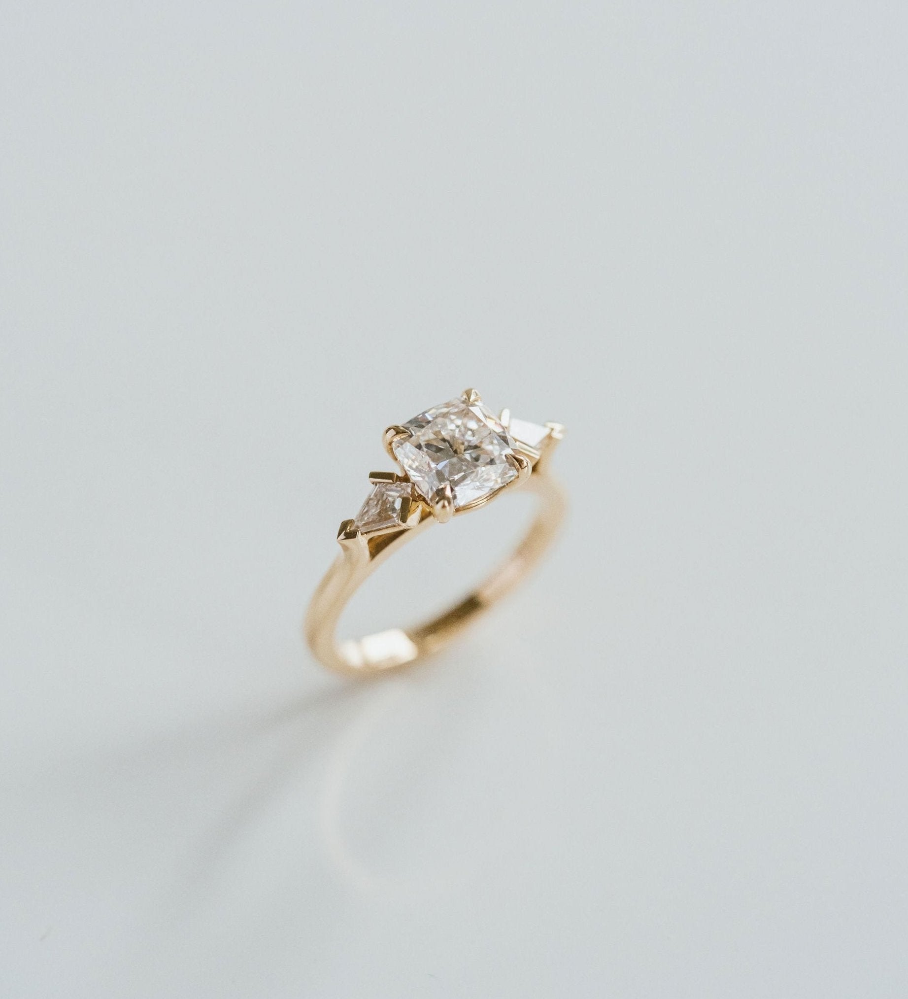 3.0 CT Elongated Cushion Solitaire Lab Grown Diamond Engagement Ringt