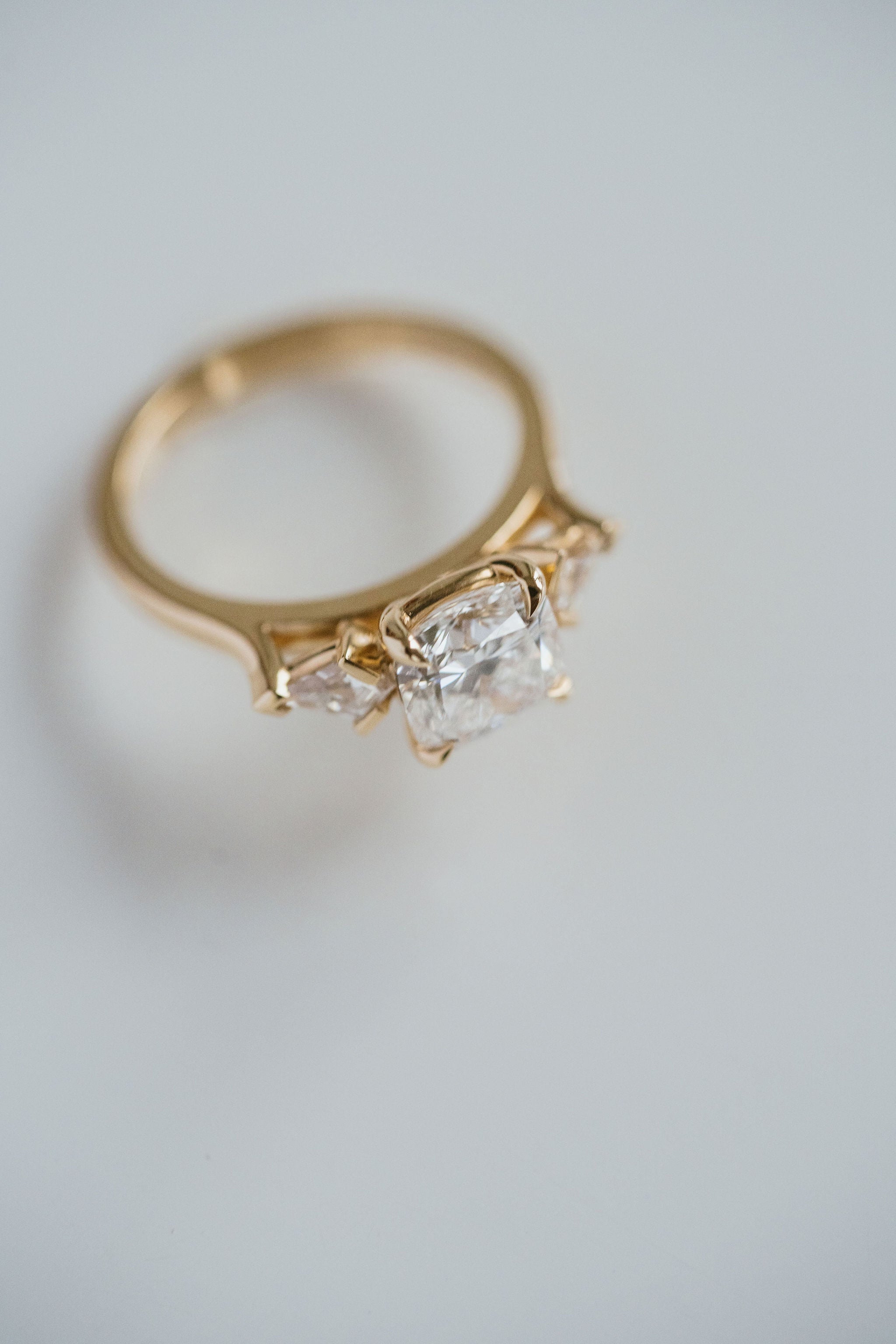 3.0 CT Elongated Cushion Solitaire Lab Grown Diamond Engagement Ringt