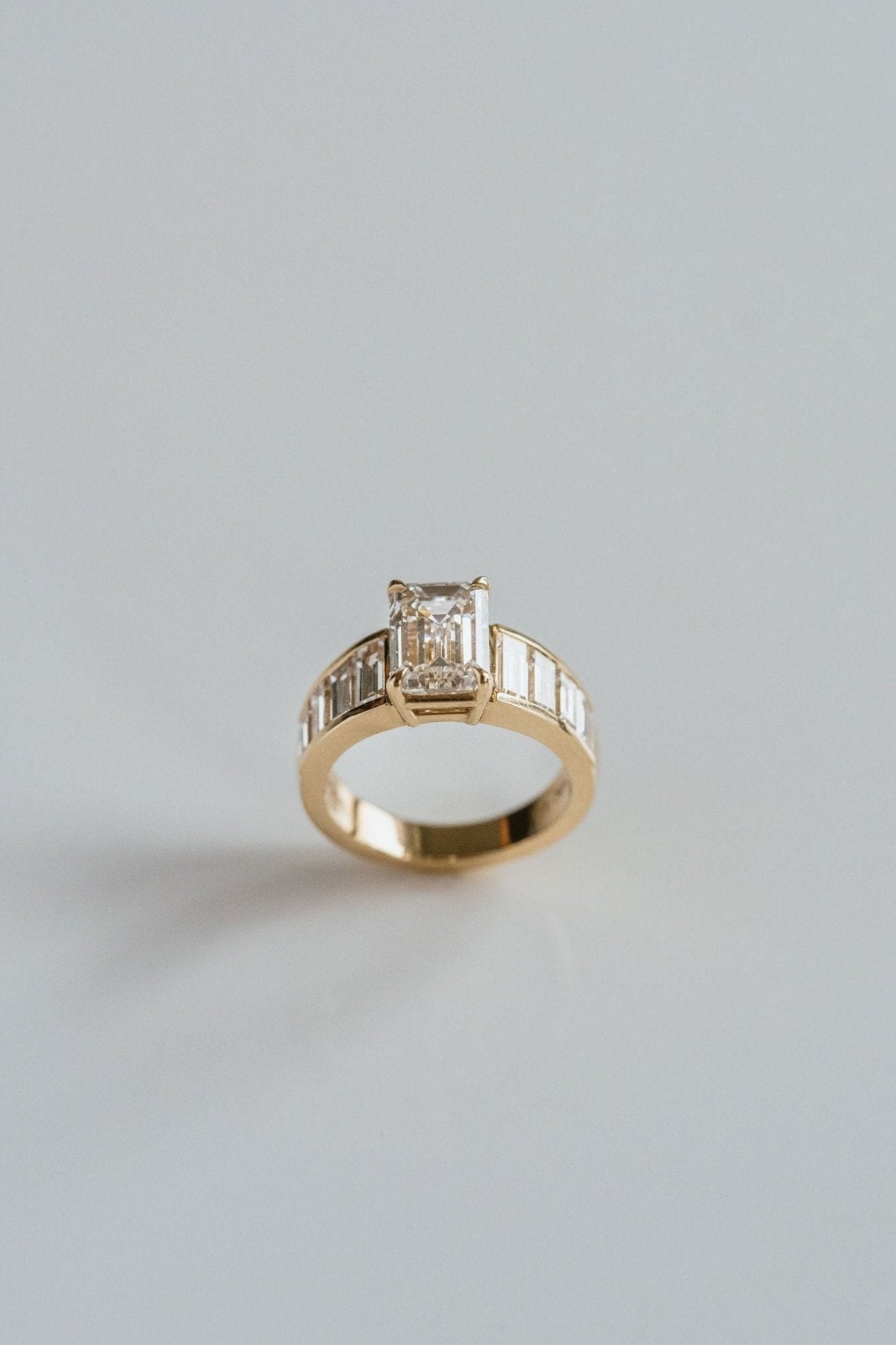 3.0 CT Elongated Cushion Solitaire Lab Grown Diamond Engagement Ringt