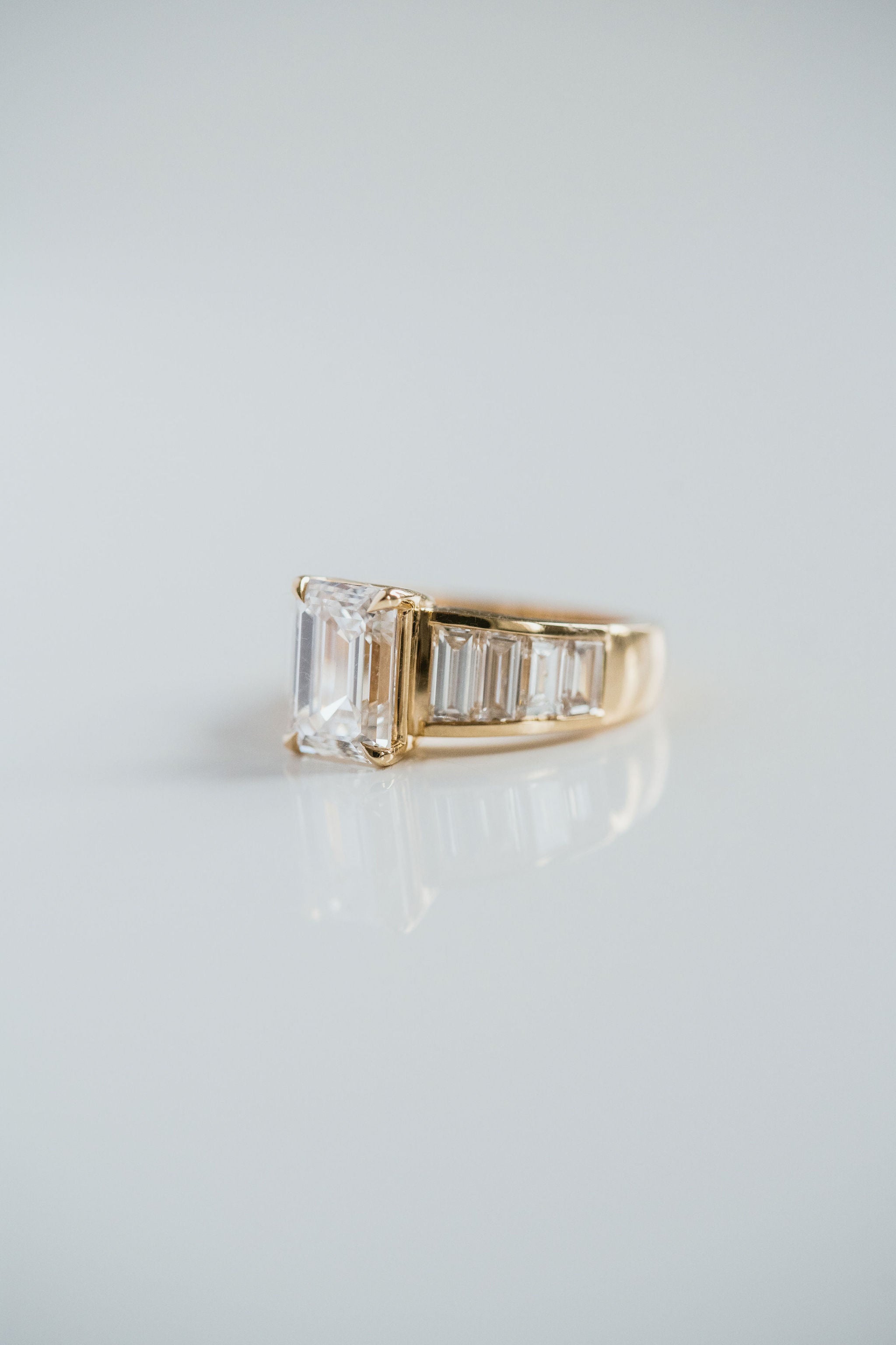 3.0 CT Elongated Cushion Solitaire Lab Grown Diamond Engagement Ringt