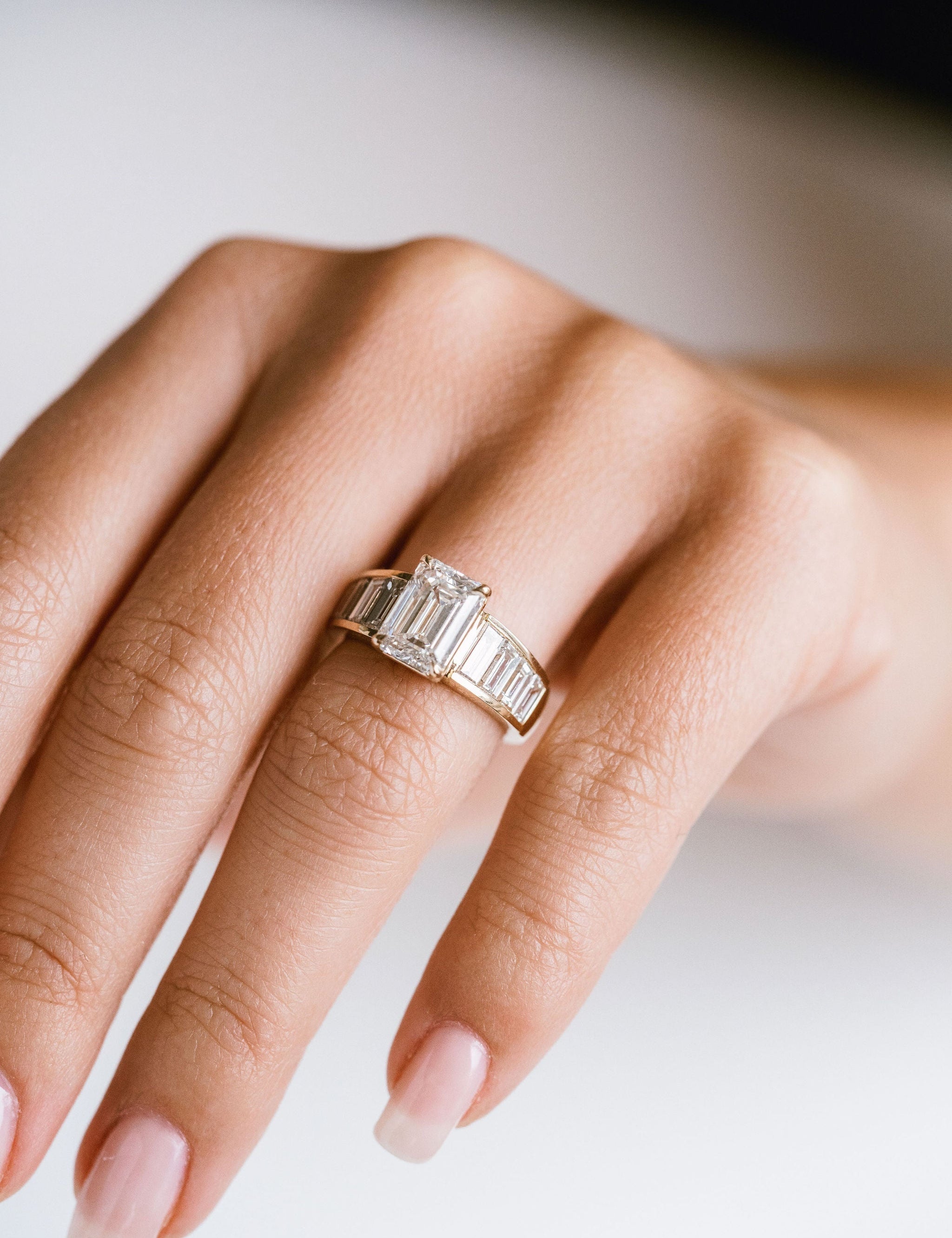 3.0 CT Elongated Cushion Solitaire Lab Grown Diamond Engagement Ringt