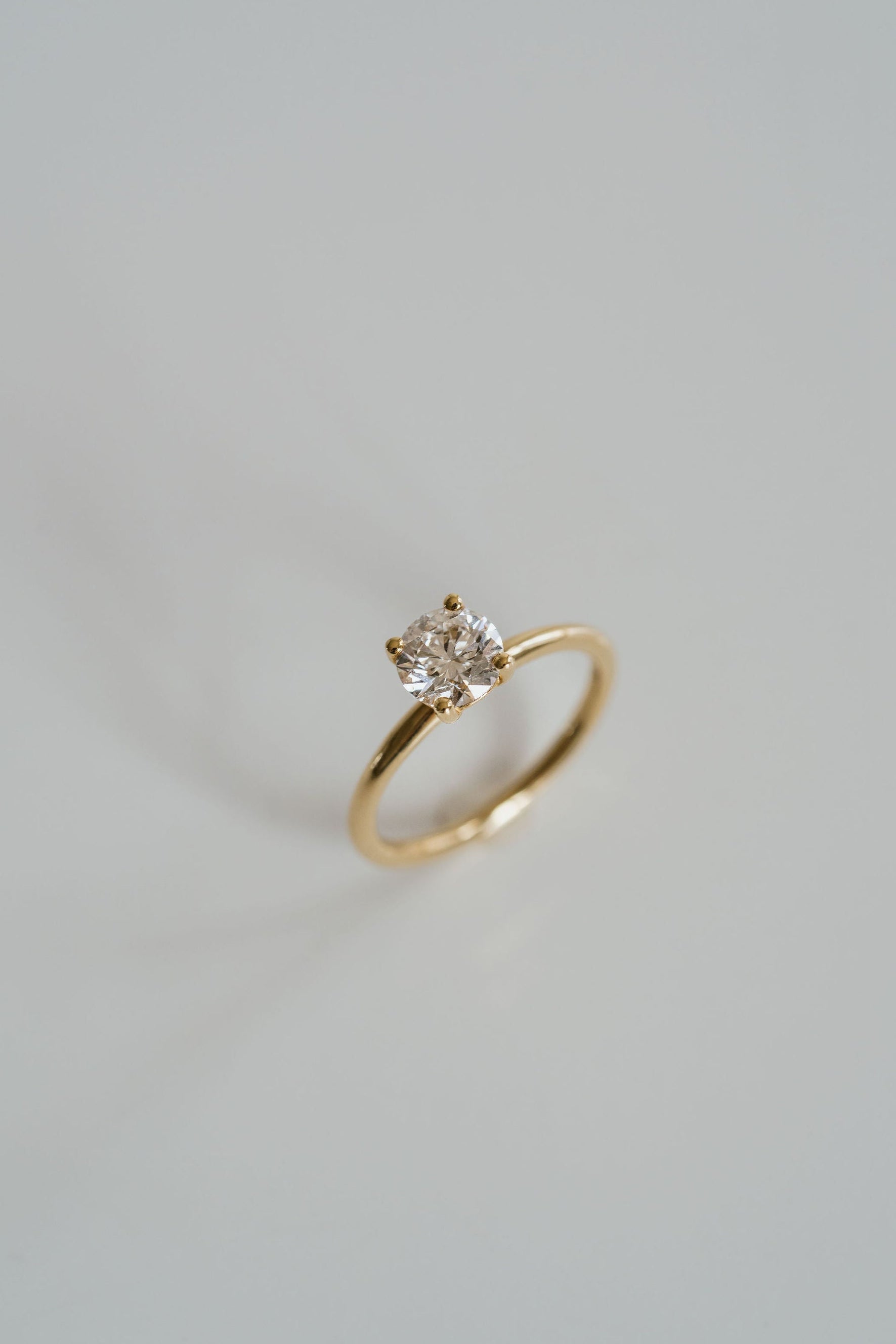 3.0 CT Elongated Cushion Solitaire Lab Grown Diamond Engagement Ringt