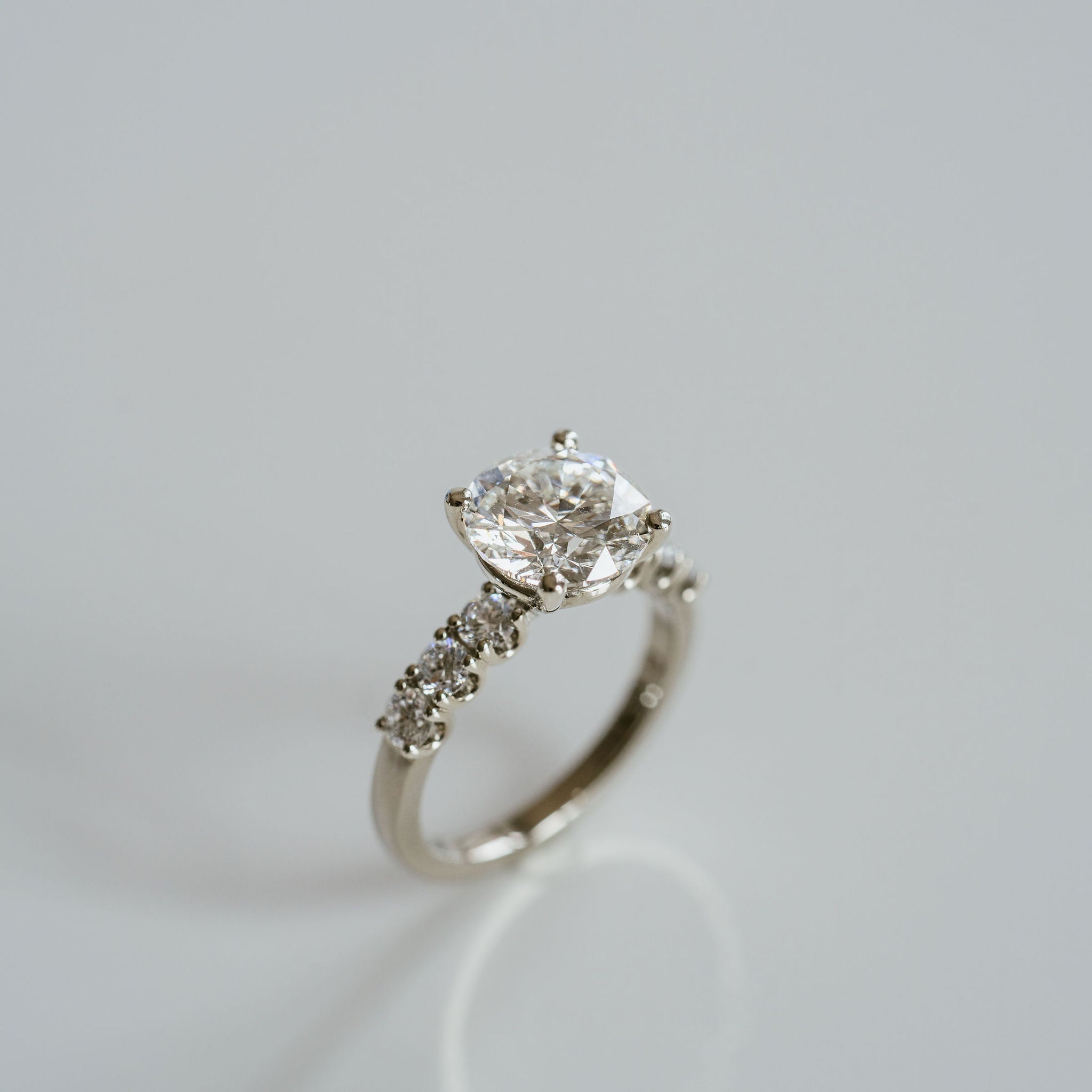 3.0 CT Elongated Cushion Solitaire Lab Grown Diamond Engagement Ringt