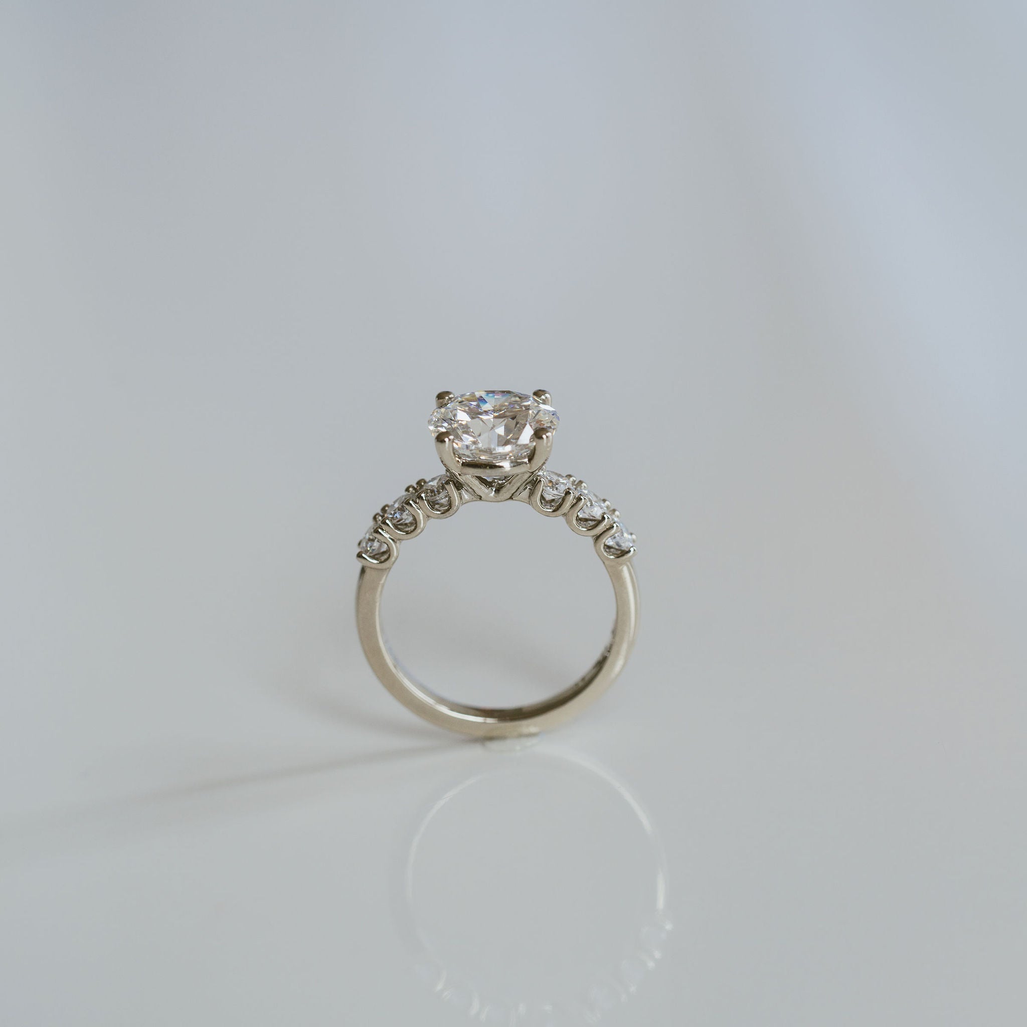 3.0 CT Elongated Cushion Solitaire Lab Grown Diamond Engagement Ringt