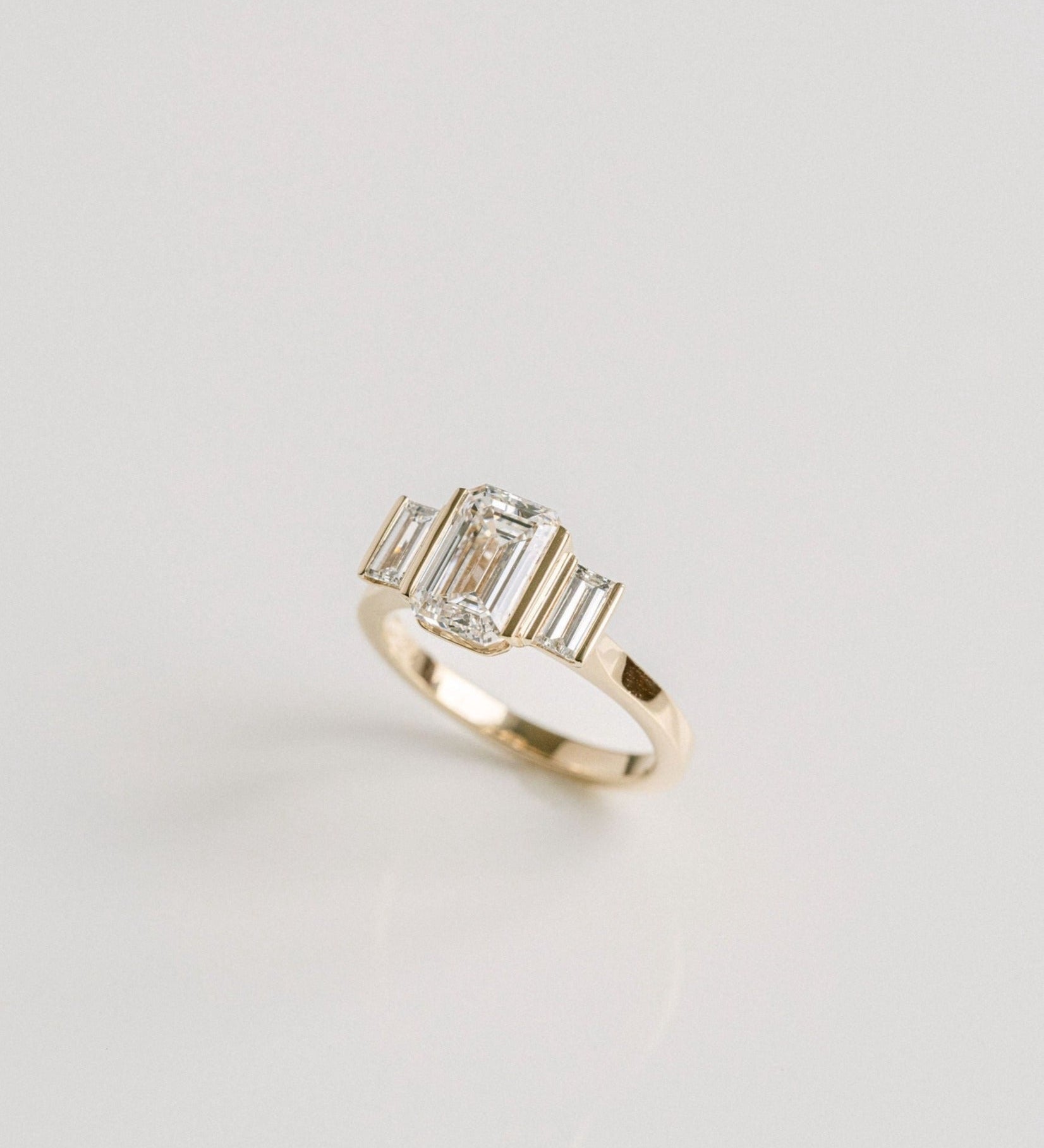 3.0 CT Elongated Cushion Solitaire Lab Grown Diamond Engagement Ringt