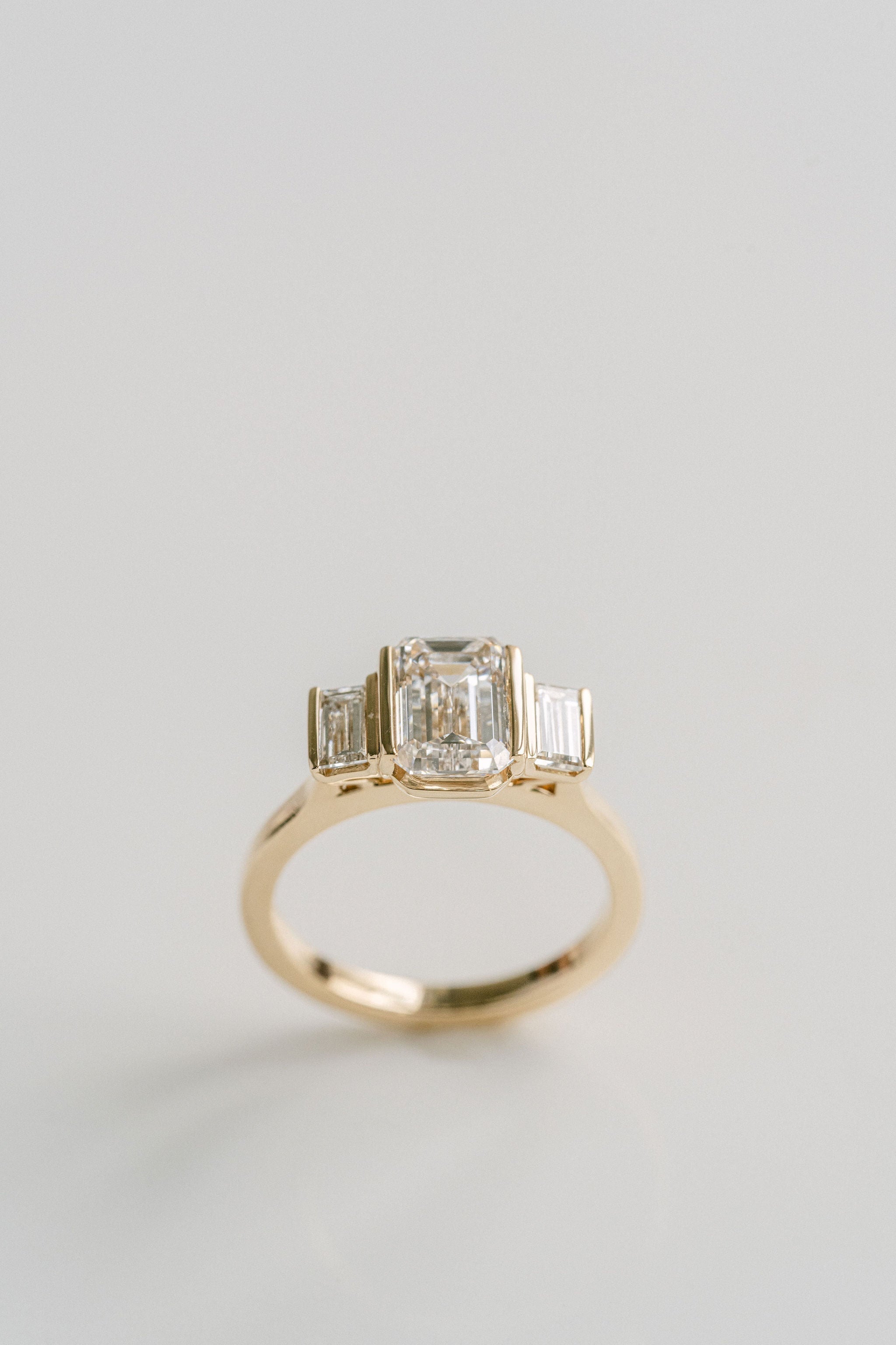 3.0 CT Elongated Cushion Solitaire Lab Grown Diamond Engagement Ringt