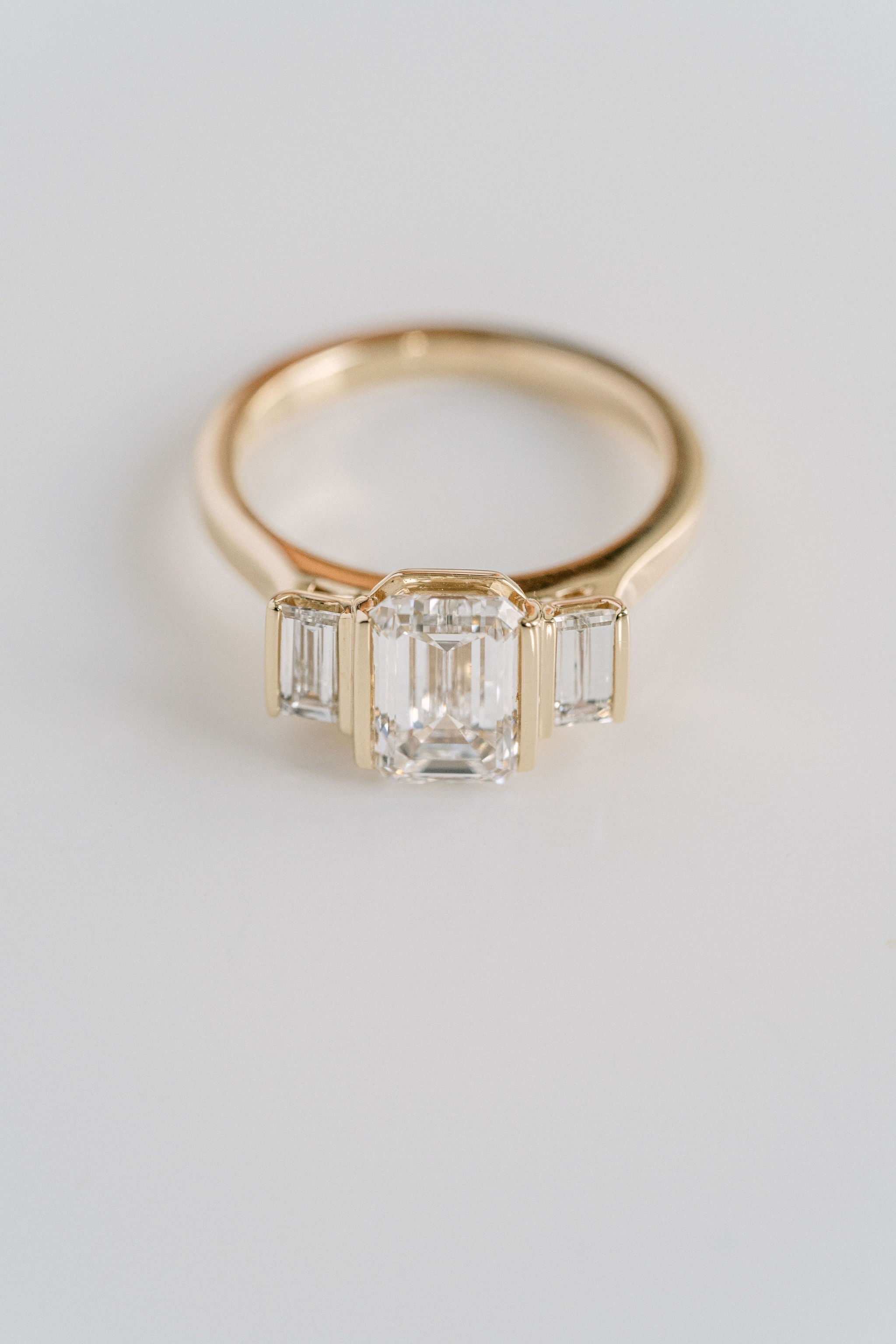 3.0 CT Elongated Cushion Solitaire Lab Grown Diamond Engagement Ringt