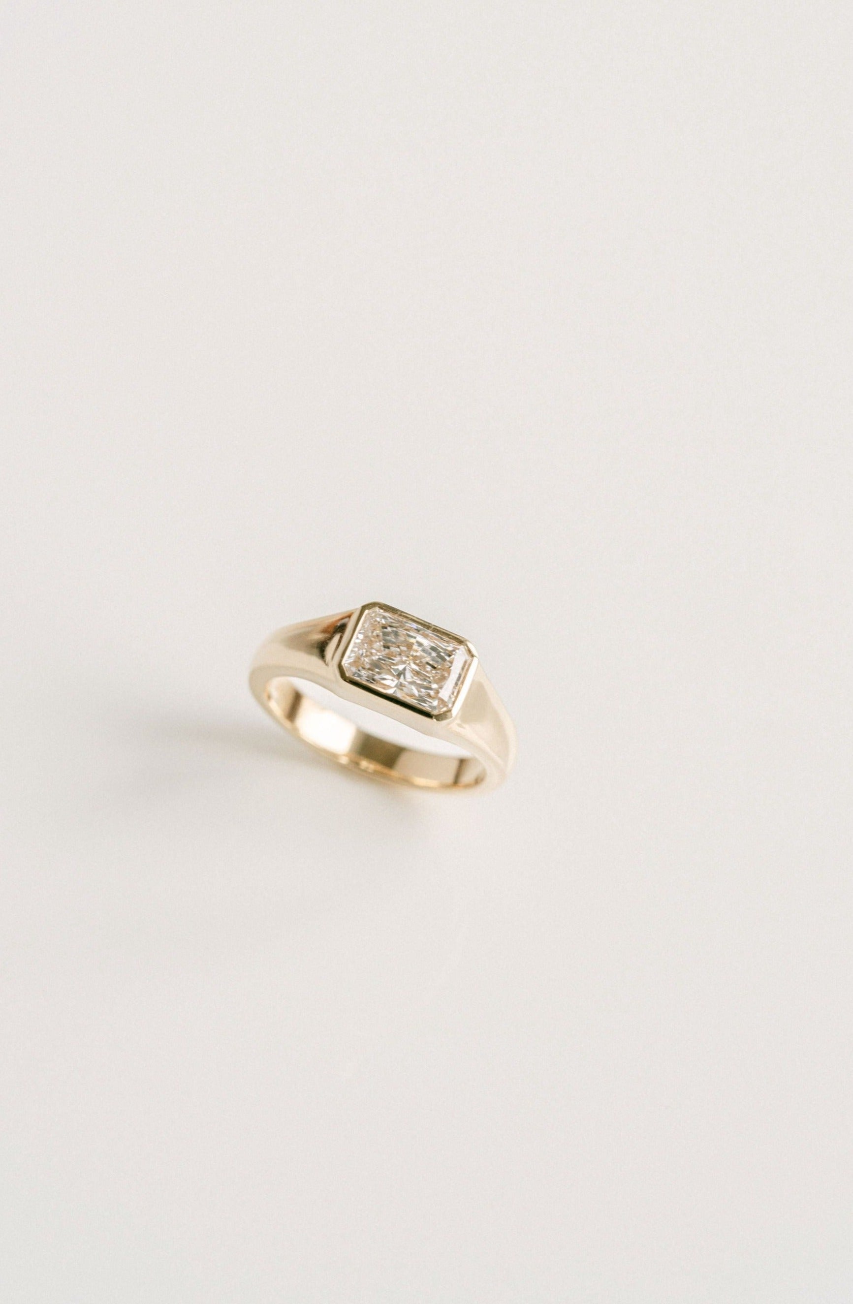 3.0 CT Elongated Cushion Solitaire Lab Grown Diamond Engagement Ringt