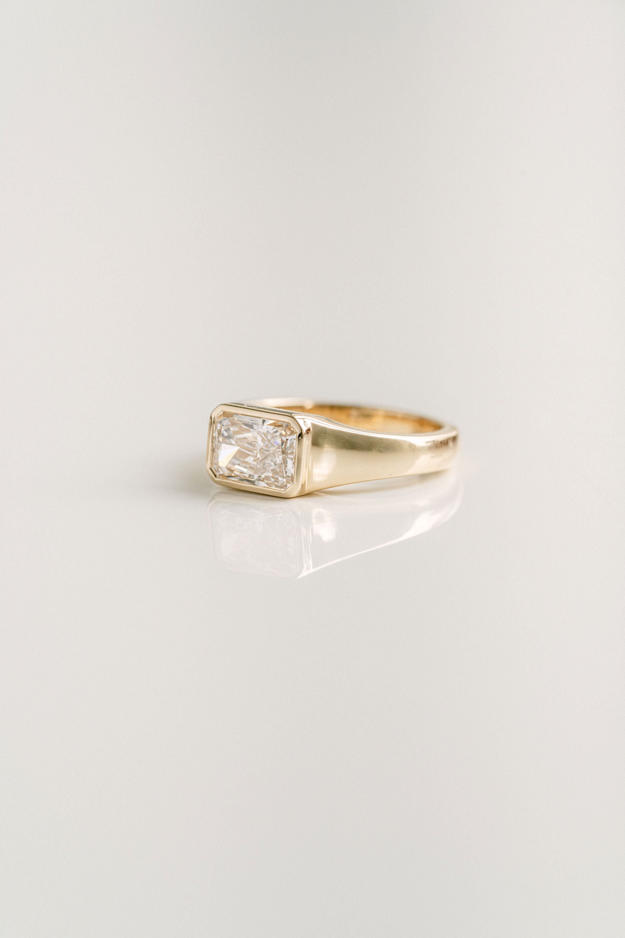 3.0 CT Elongated Cushion Solitaire Lab Grown Diamond Engagement Ringt