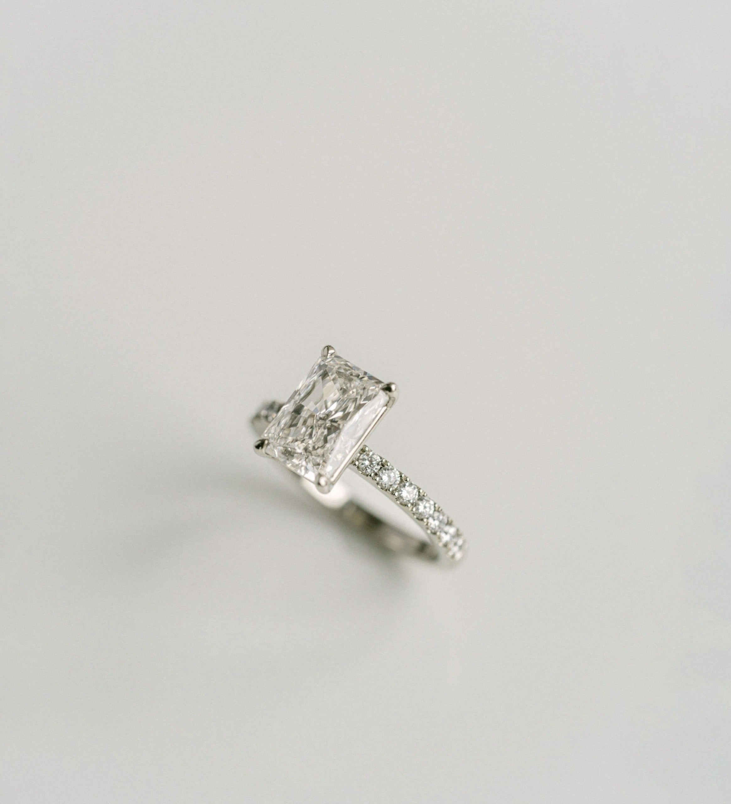 3.0 CT Elongated Cushion Solitaire Lab Grown Diamond Engagement Ringt