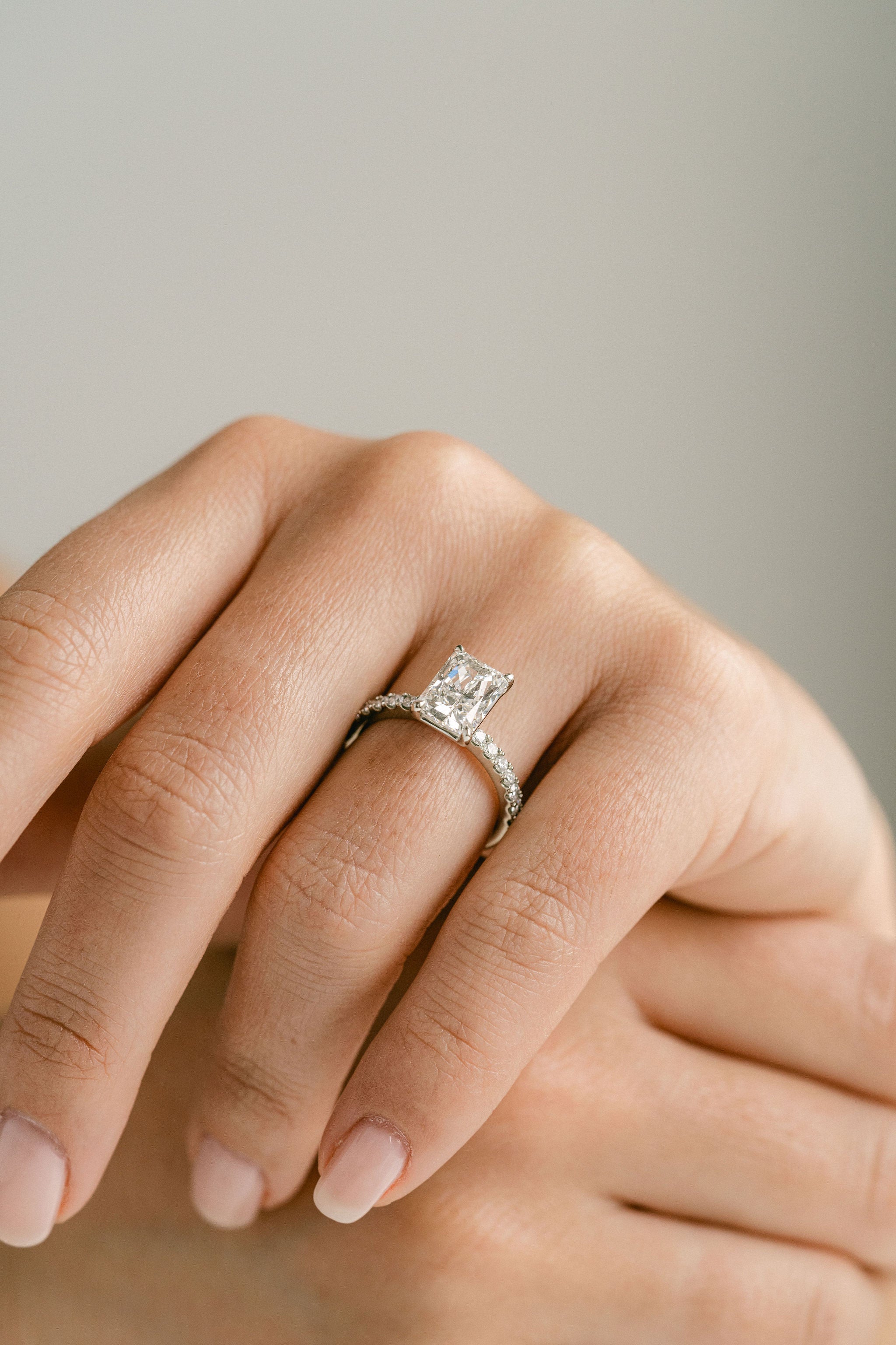 3.0 CT Elongated Cushion Solitaire Lab Grown Diamond Engagement Ringt