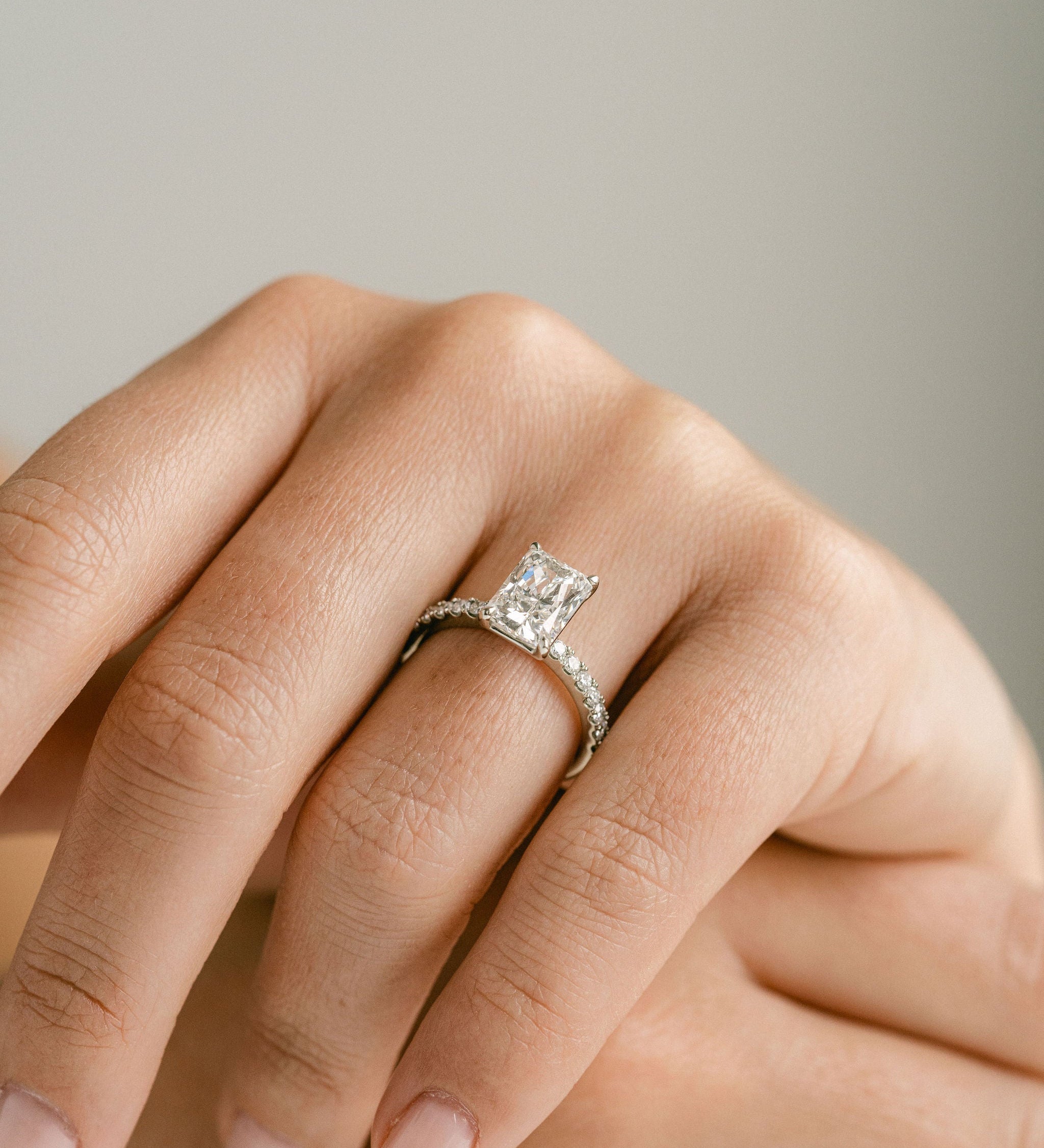 3.0 CT Elongated Cushion Solitaire Lab Grown Diamond Engagement Ringt
