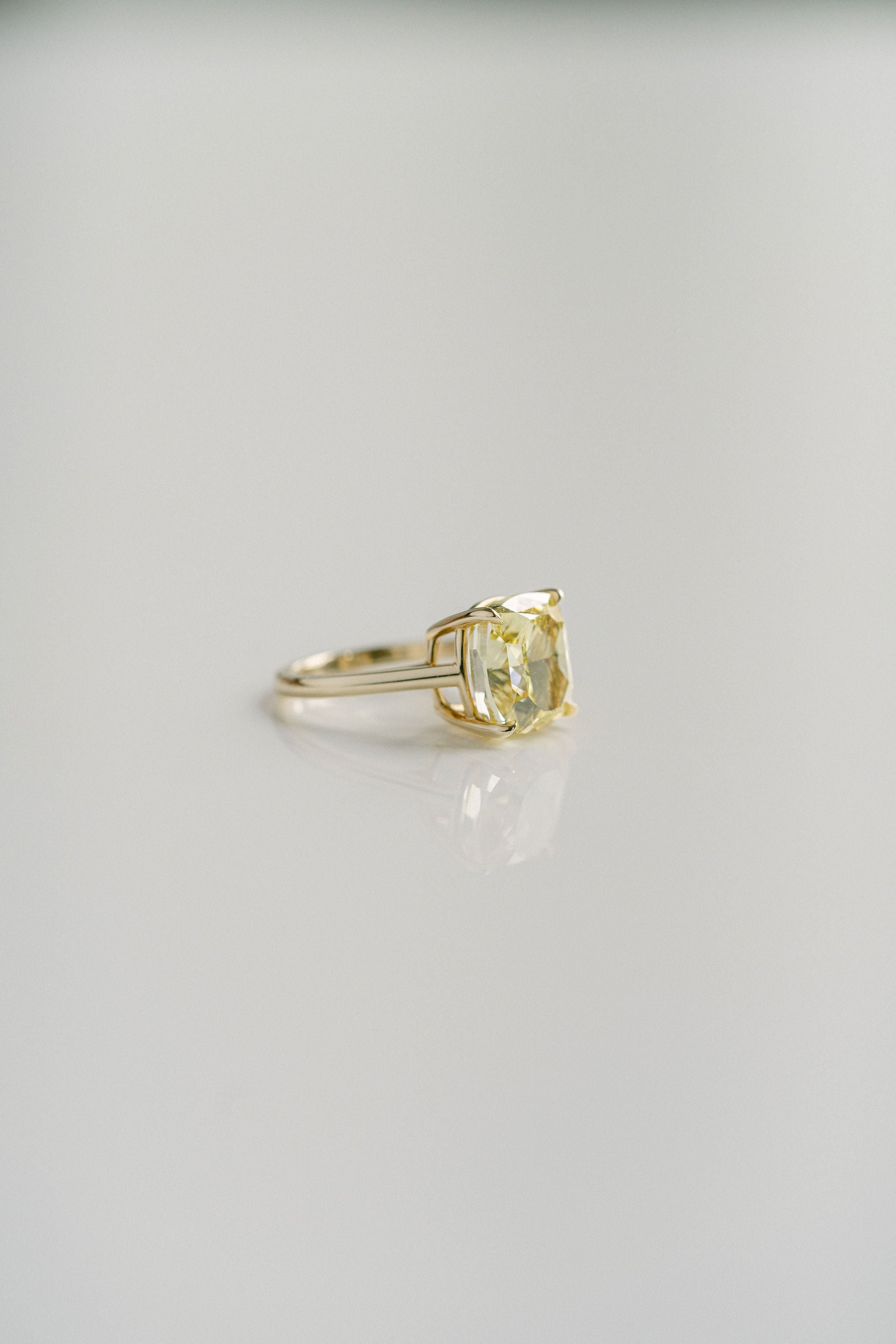 3.0 CT Elongated Cushion Solitaire Lab Grown Diamond Engagement Ringt