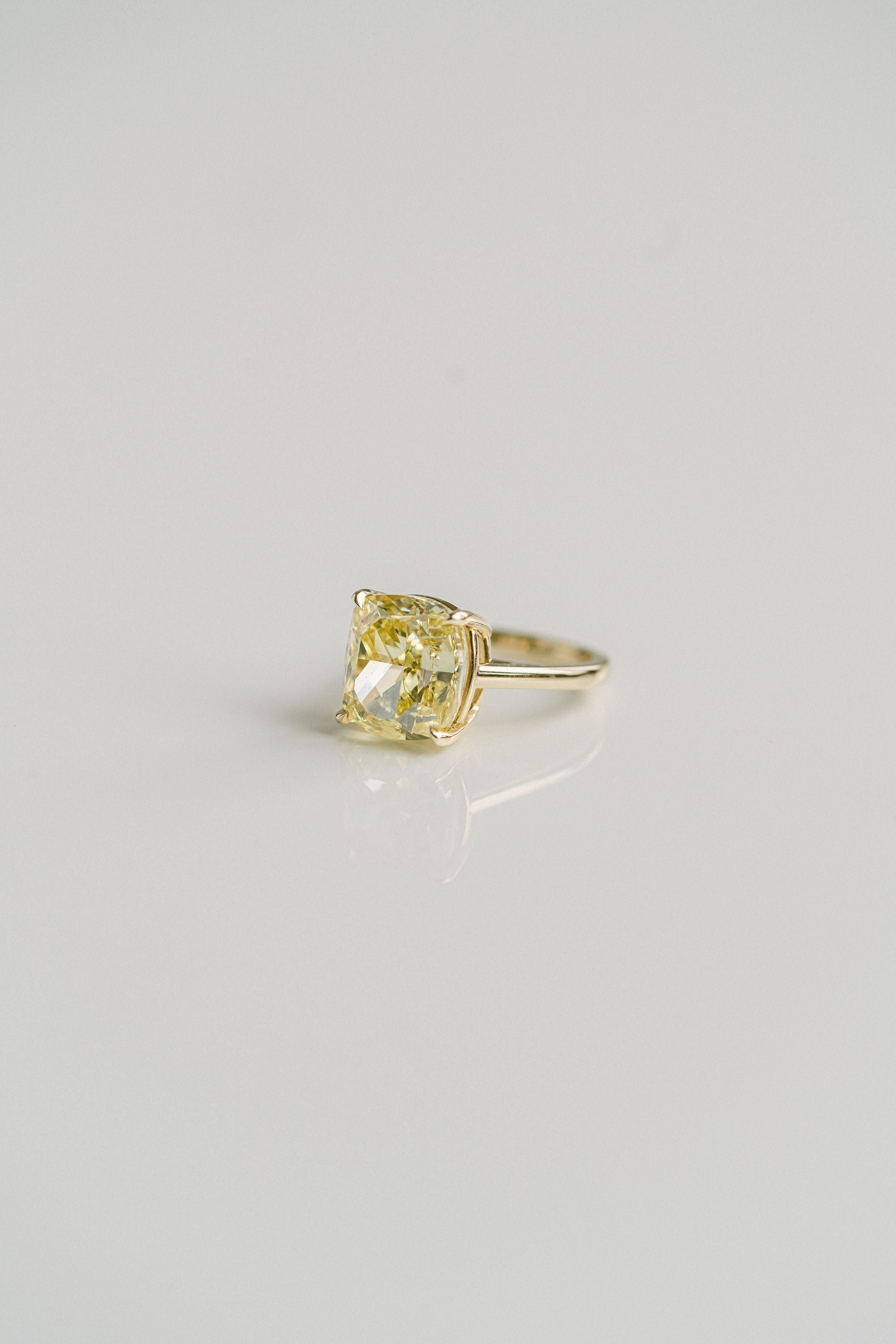 3.0 CT Elongated Cushion Solitaire Lab Grown Diamond Engagement Ringt