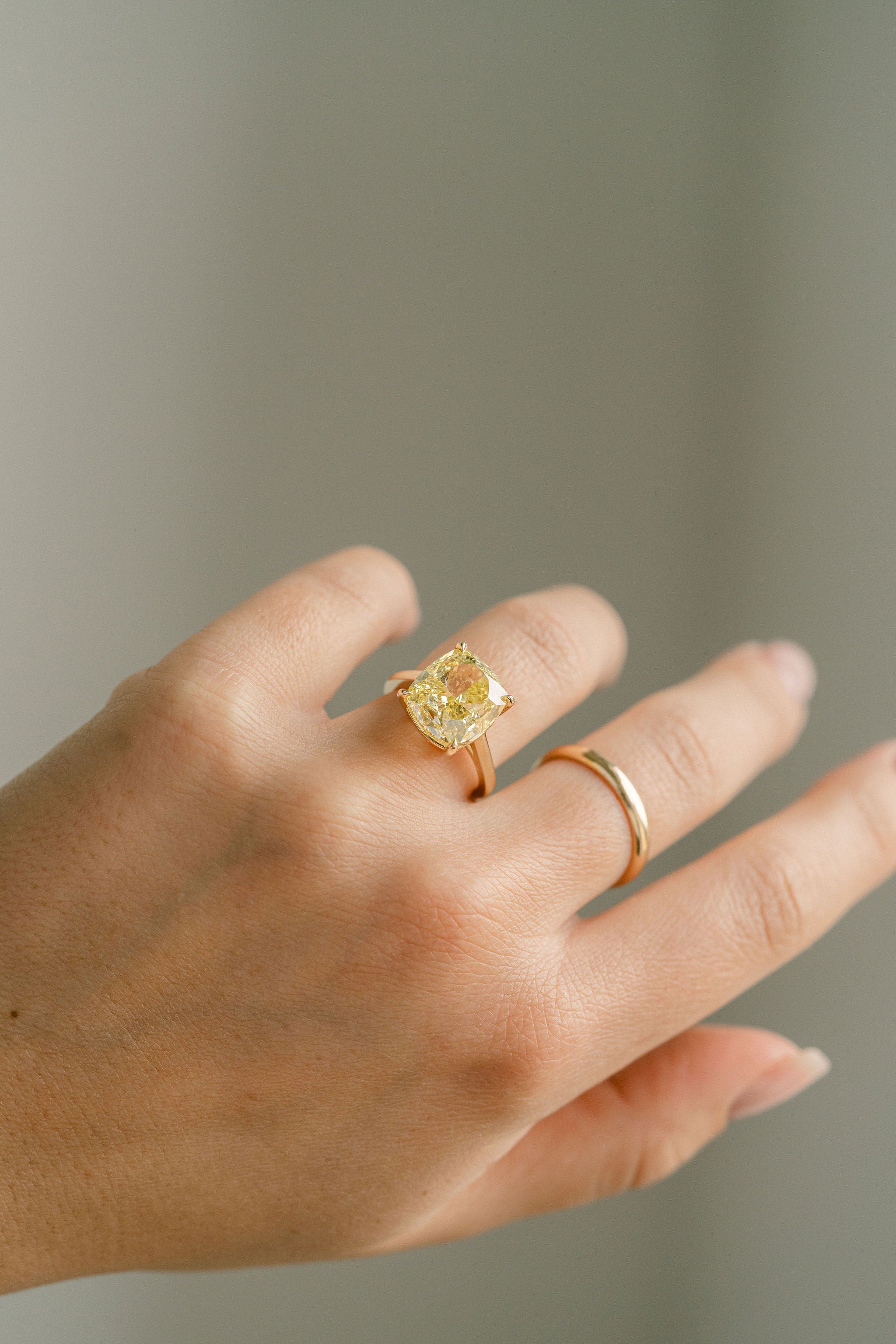 3.0 CT Elongated Cushion Solitaire Lab Grown Diamond Engagement Ringt