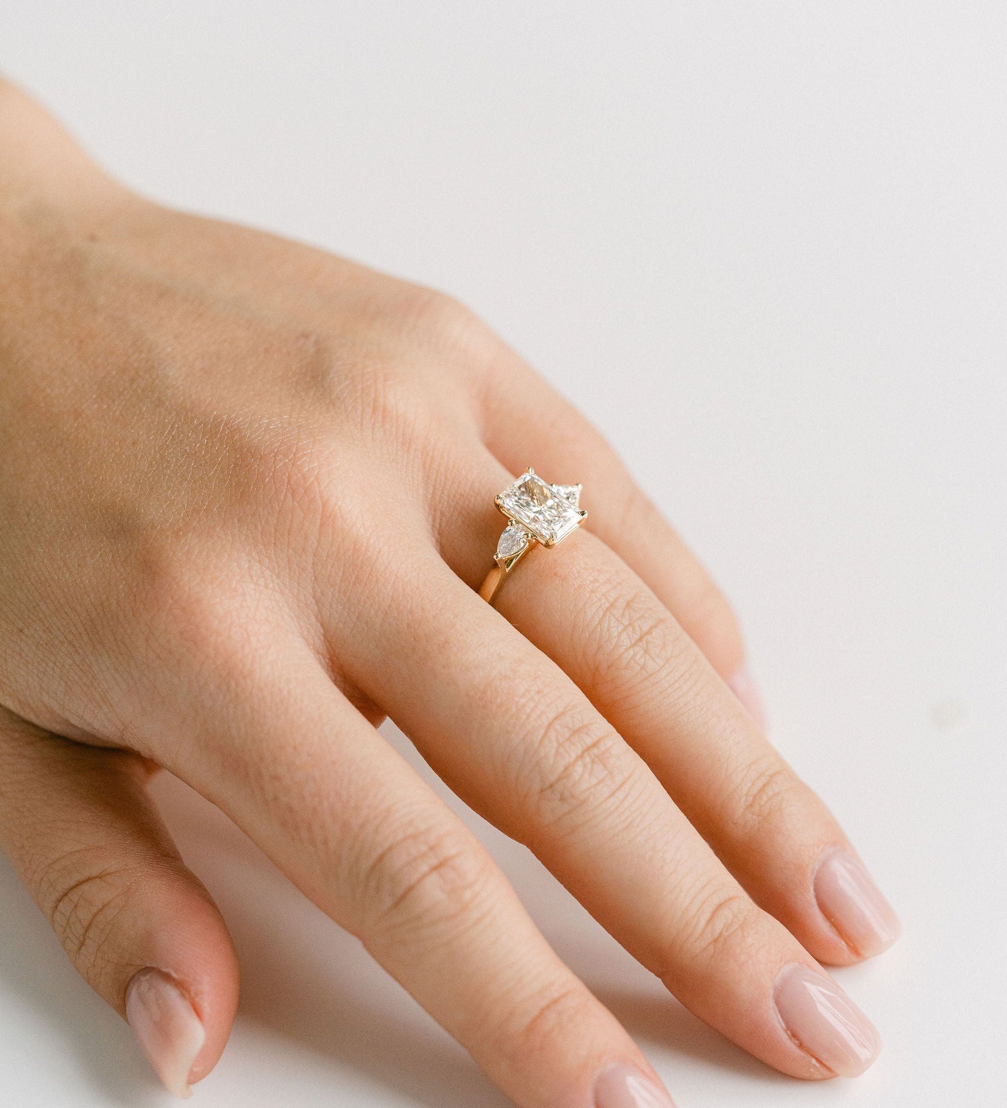 3.0 CT Elongated Cushion Solitaire Lab Grown Diamond Engagement Ringt