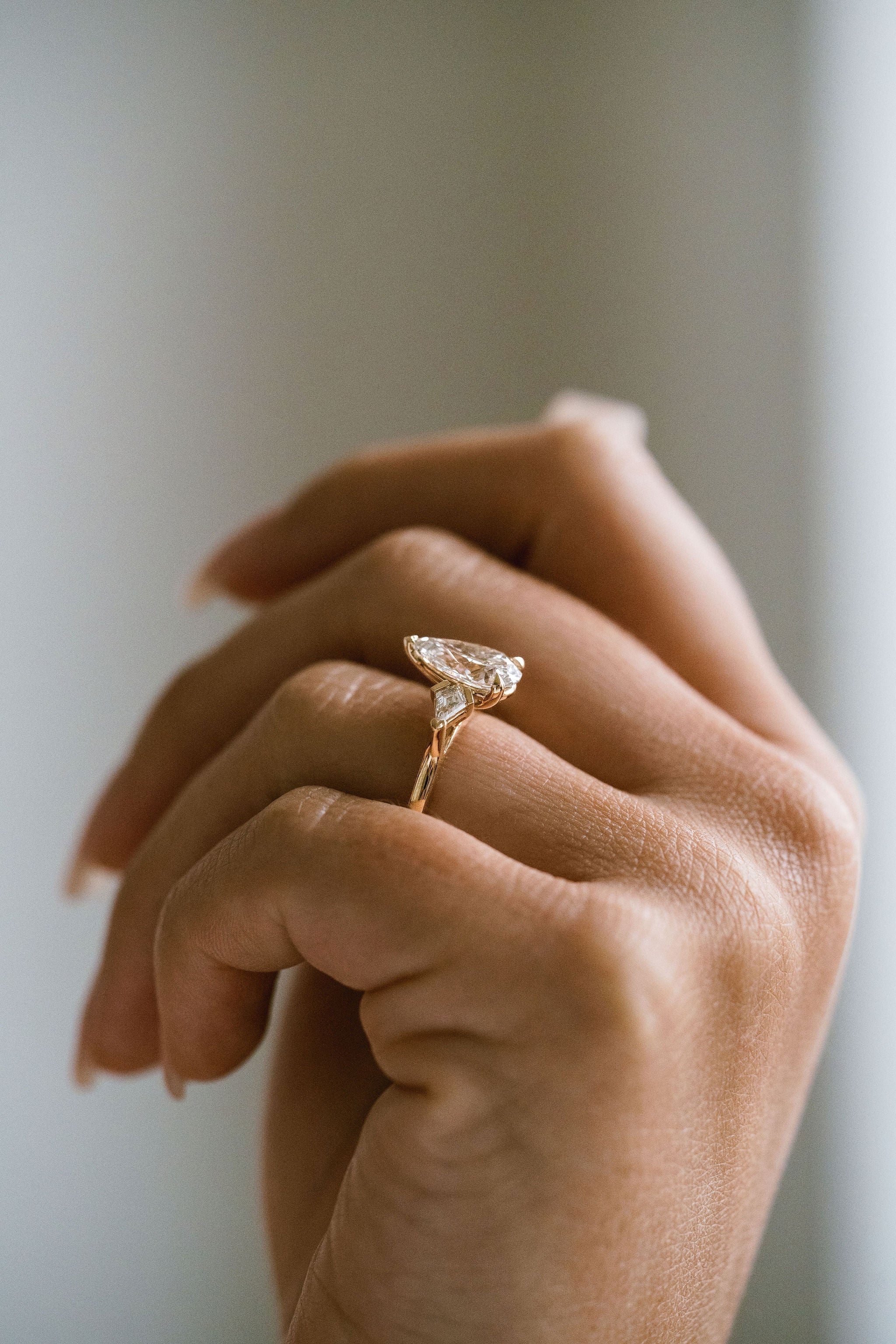 3.0 CT Elongated Cushion Solitaire Lab Grown Diamond Engagement Ringt
