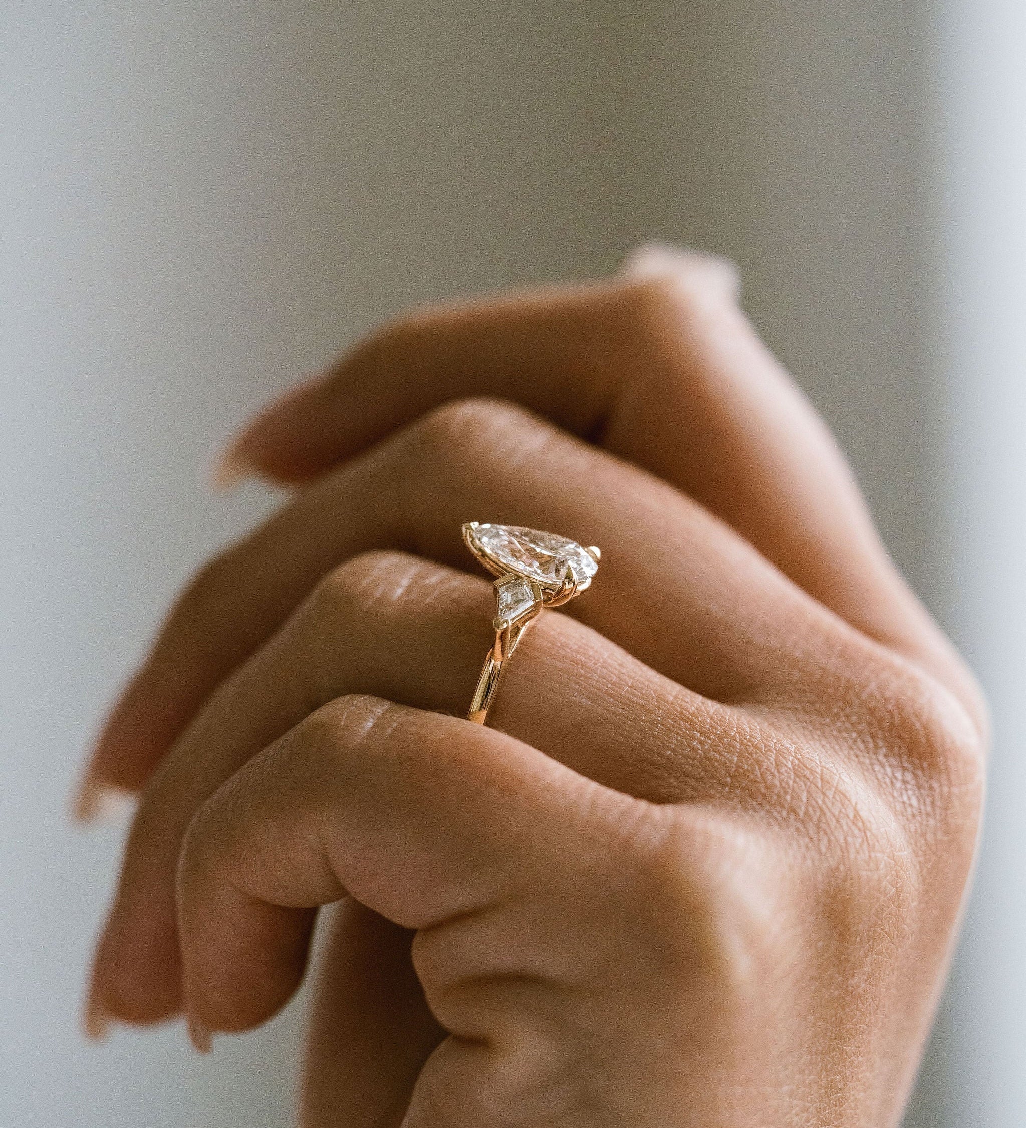 3.0 CT Elongated Cushion Solitaire Lab Grown Diamond Engagement Ringt