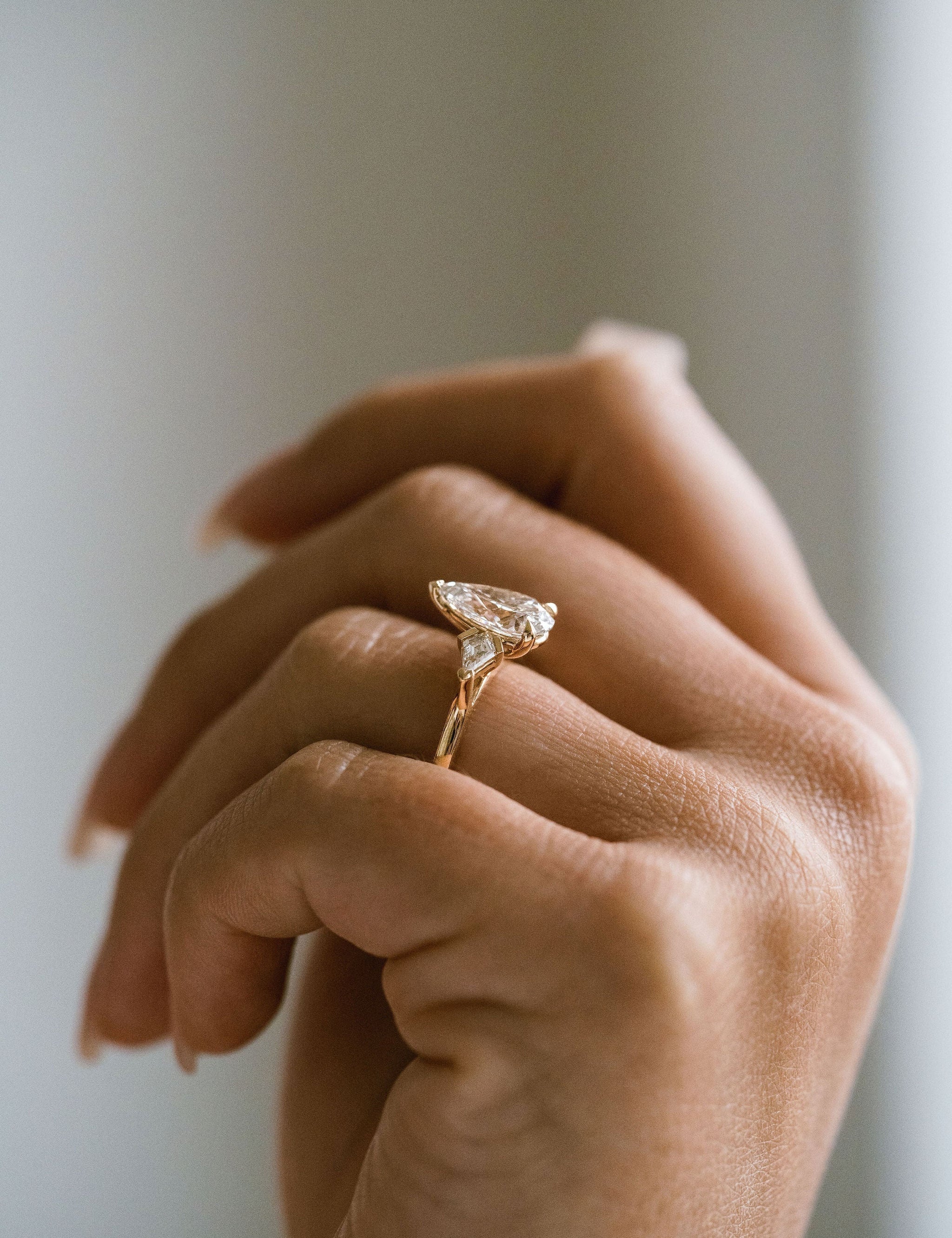 3.0 CT Elongated Cushion Solitaire Lab Grown Diamond Engagement Ringt