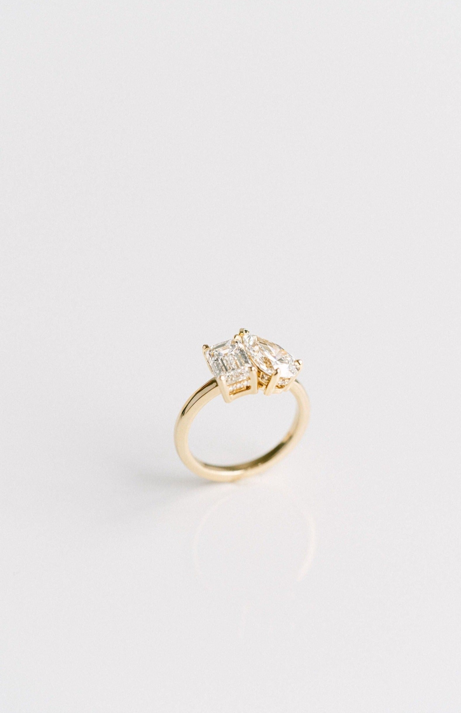 3.0 CT Elongated Cushion Solitaire Lab Grown Diamond Engagement Ringt