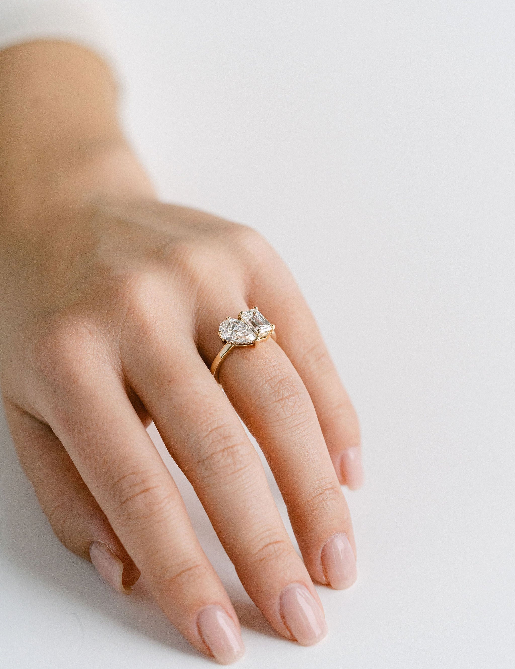 3.0 CT Elongated Cushion Solitaire Lab Grown Diamond Engagement Ringt