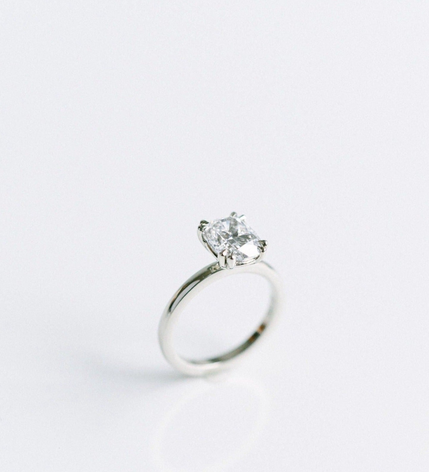 3.0 CT Elongated Cushion Solitaire Lab Grown Diamond Engagement Ringt