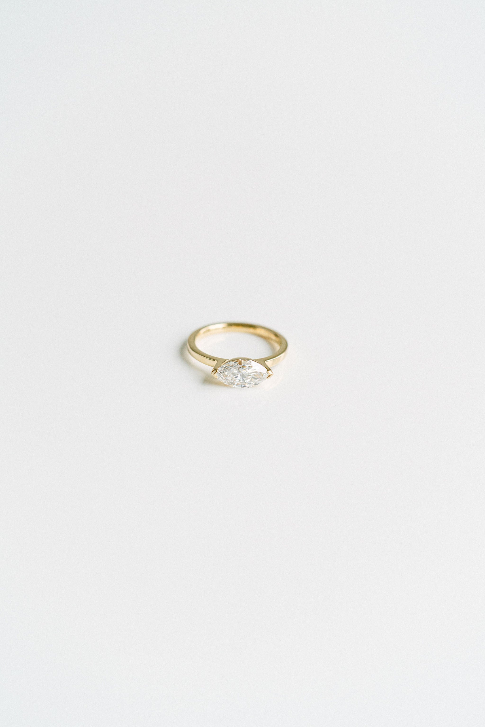 3.0 CT Elongated Cushion Solitaire Lab Grown Diamond Engagement Ringt