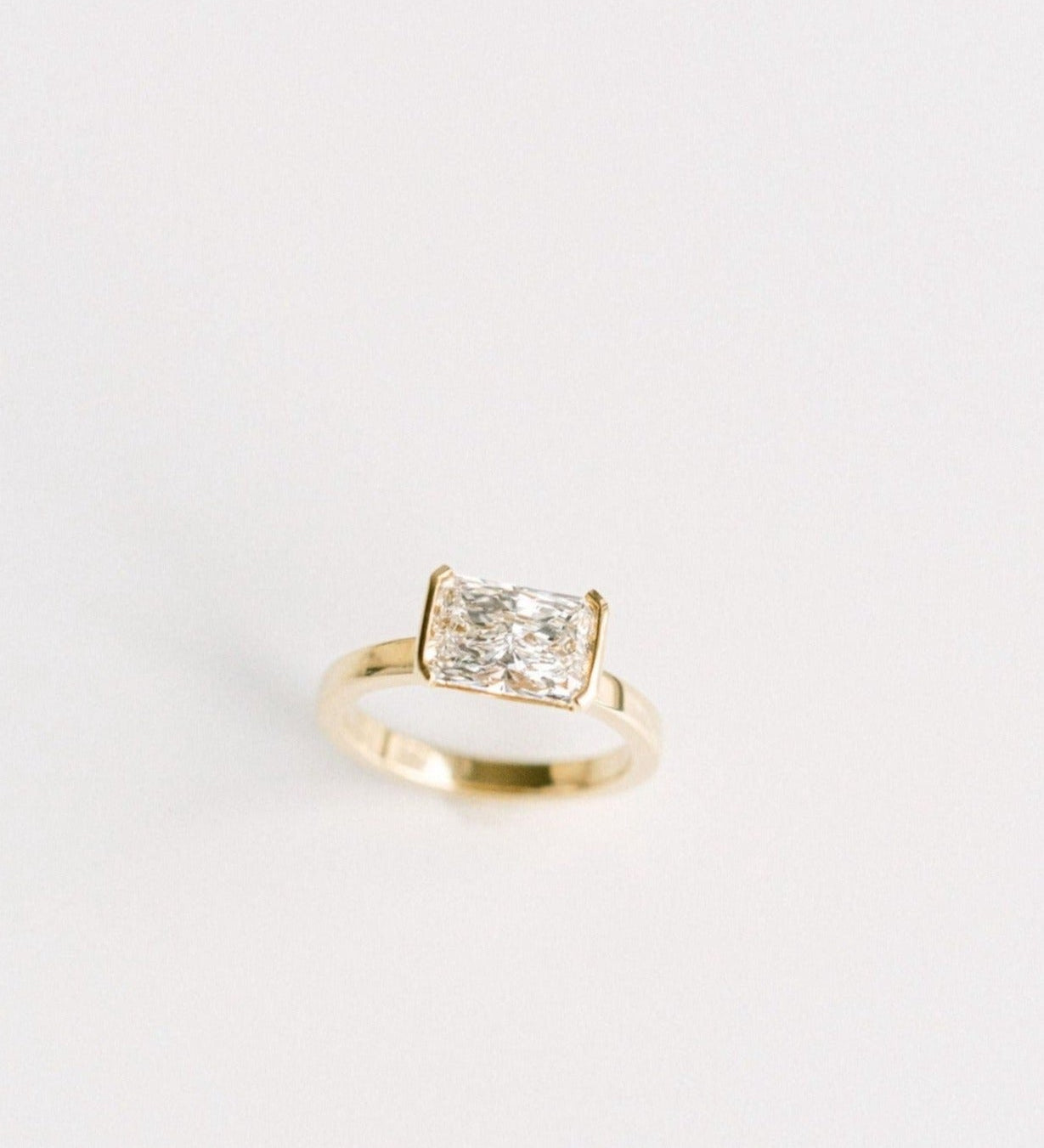 3.0 CT Elongated Cushion Solitaire Lab Grown Diamond Engagement Ringt