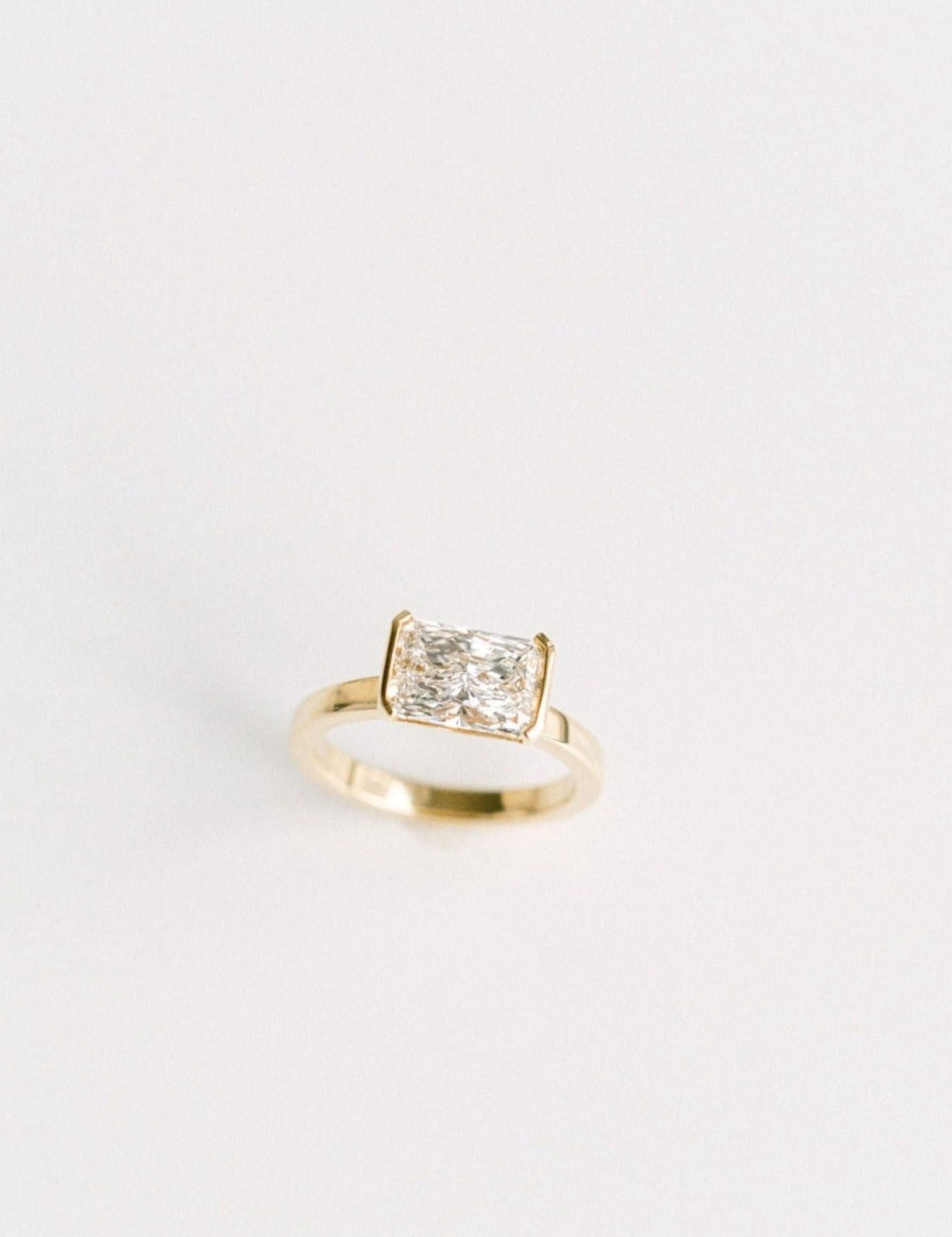 3.0 CT Elongated Cushion Solitaire Lab Grown Diamond Engagement Ringt
