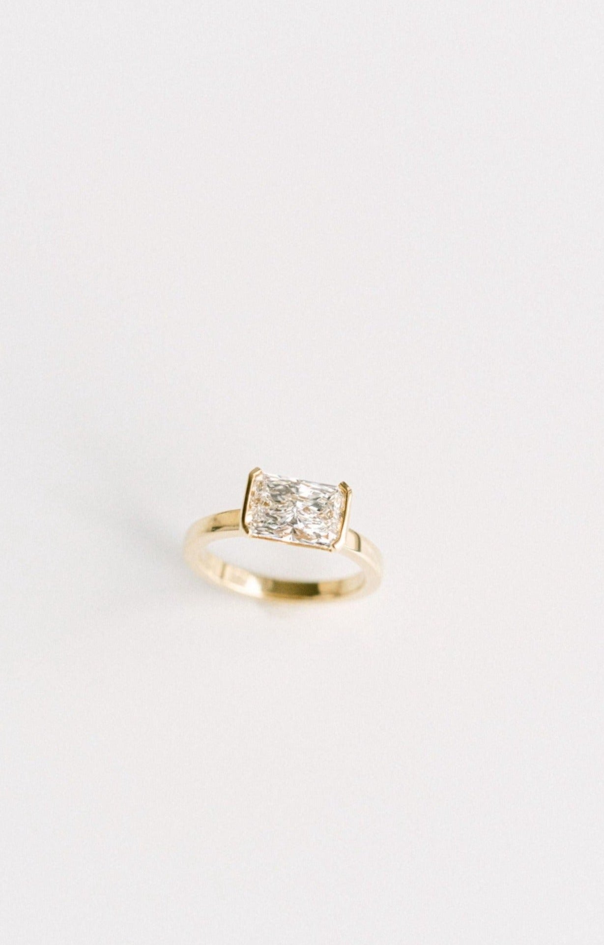3.0 CT Elongated Cushion Solitaire Lab Grown Diamond Engagement Ringt