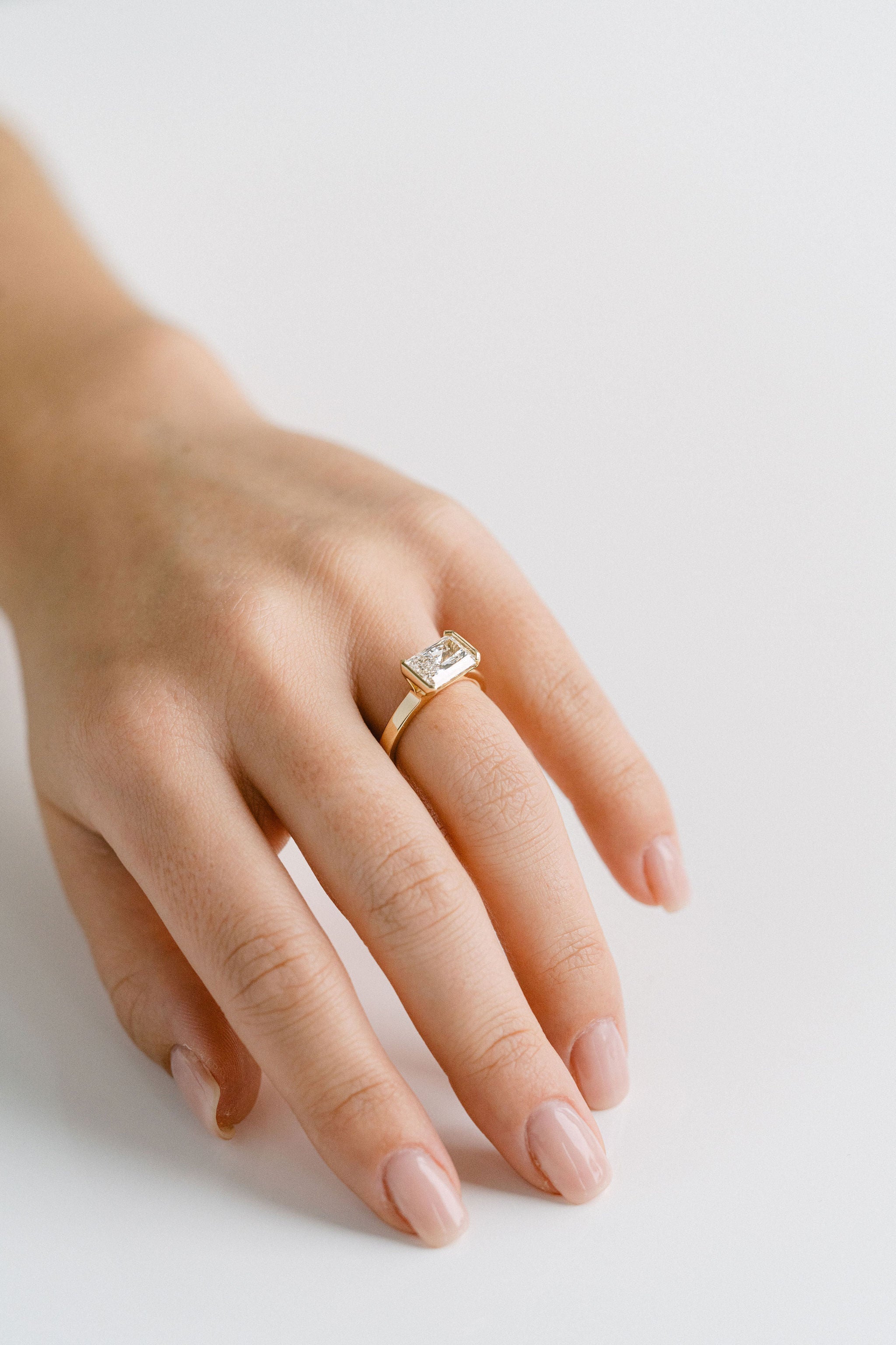 3.0 CT Elongated Cushion Solitaire Lab Grown Diamond Engagement Ringt