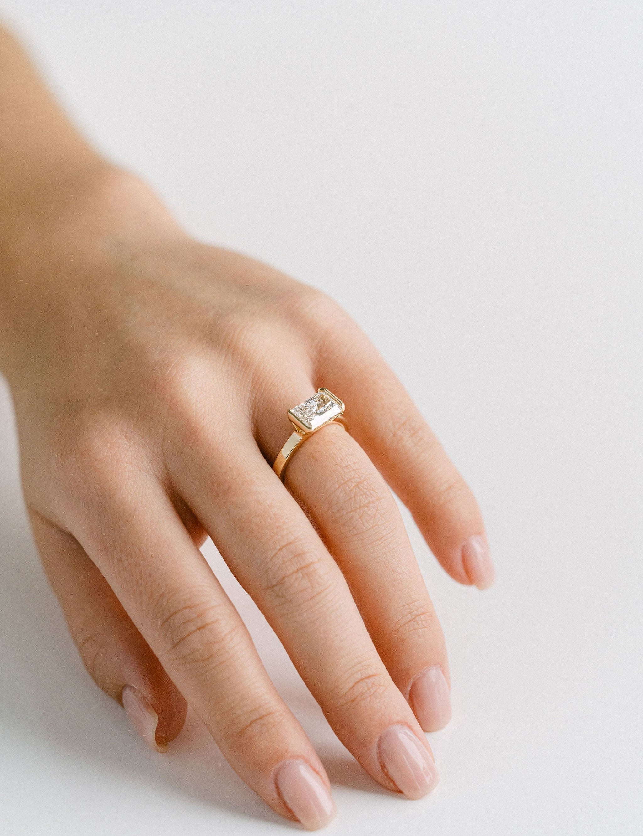 3.0 CT Elongated Cushion Solitaire Lab Grown Diamond Engagement Ringt