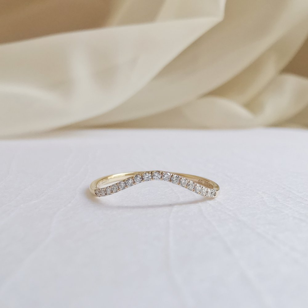 0.09 CT Round Curved Lab Grown Diamond Wedding Band