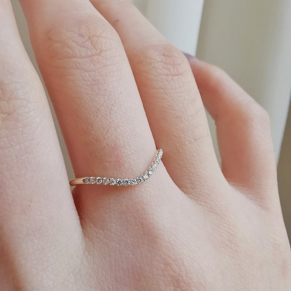 0.09 CT Round Curved Lab Grown Diamond Wedding Band