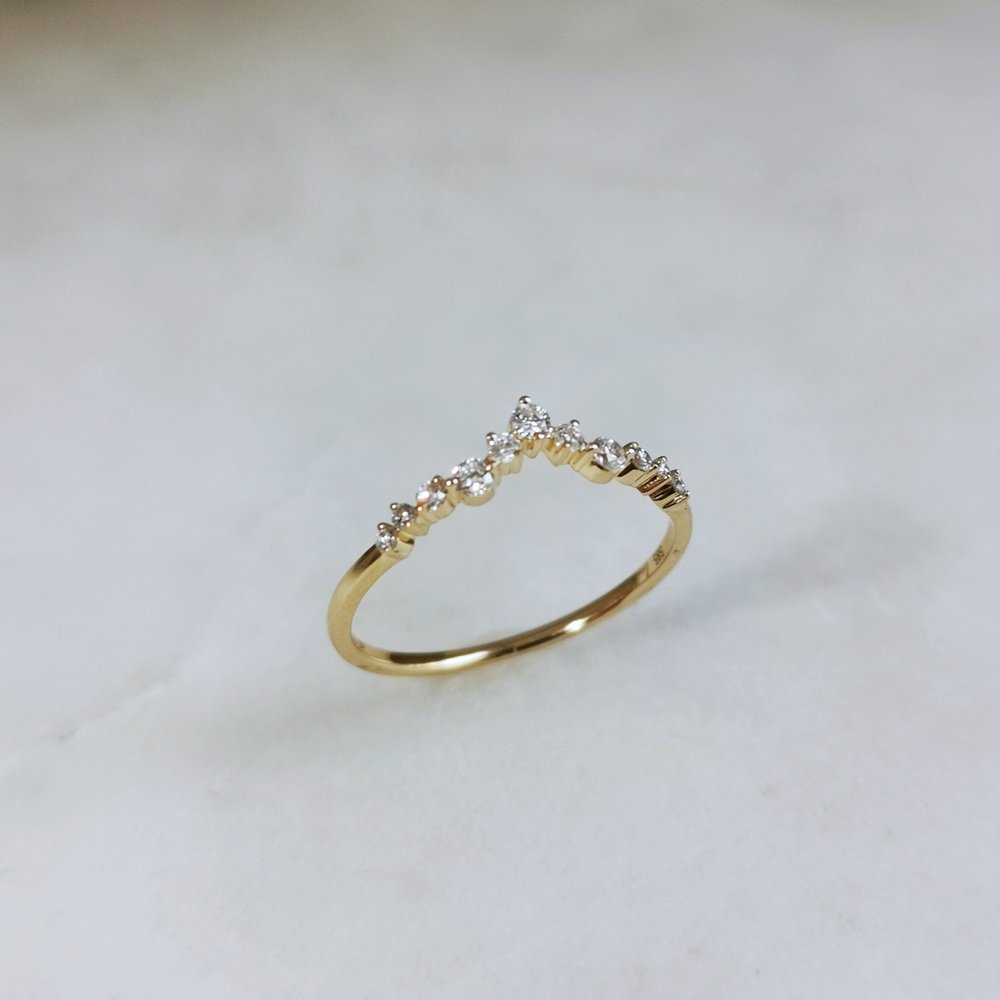 0.16 CT Round Curved Lab Grown Diamond Wedding Band