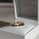 Knife Edge Wedding Band