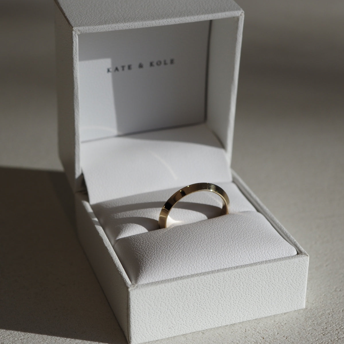 Knife Edge Wedding Band