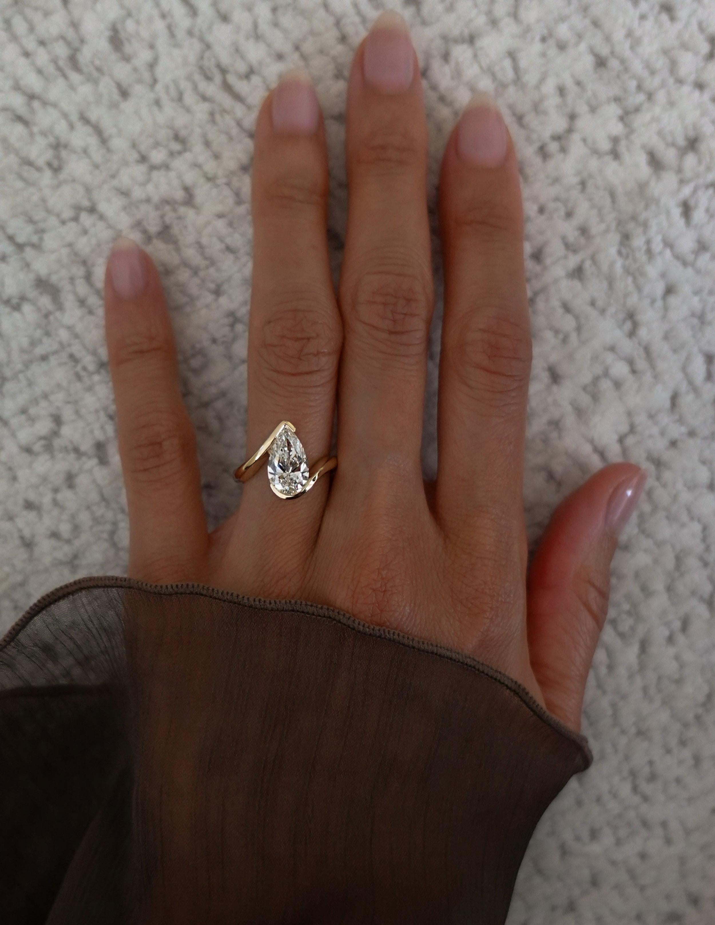 Oval Solitaire Lab Grown Diamond Engagement Ring