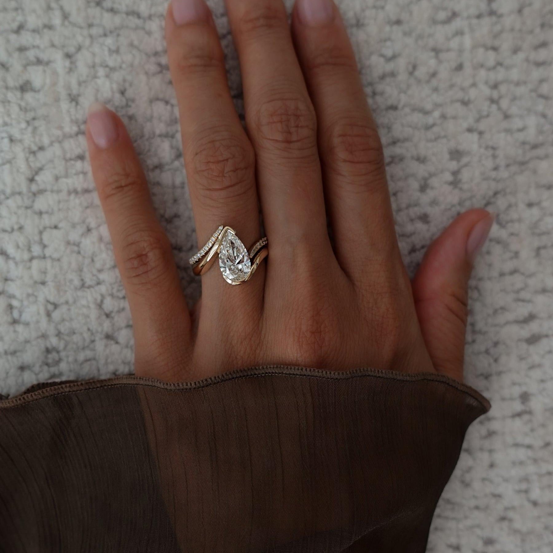 Oval Solitaire Lab Grown Diamond Engagement Ring