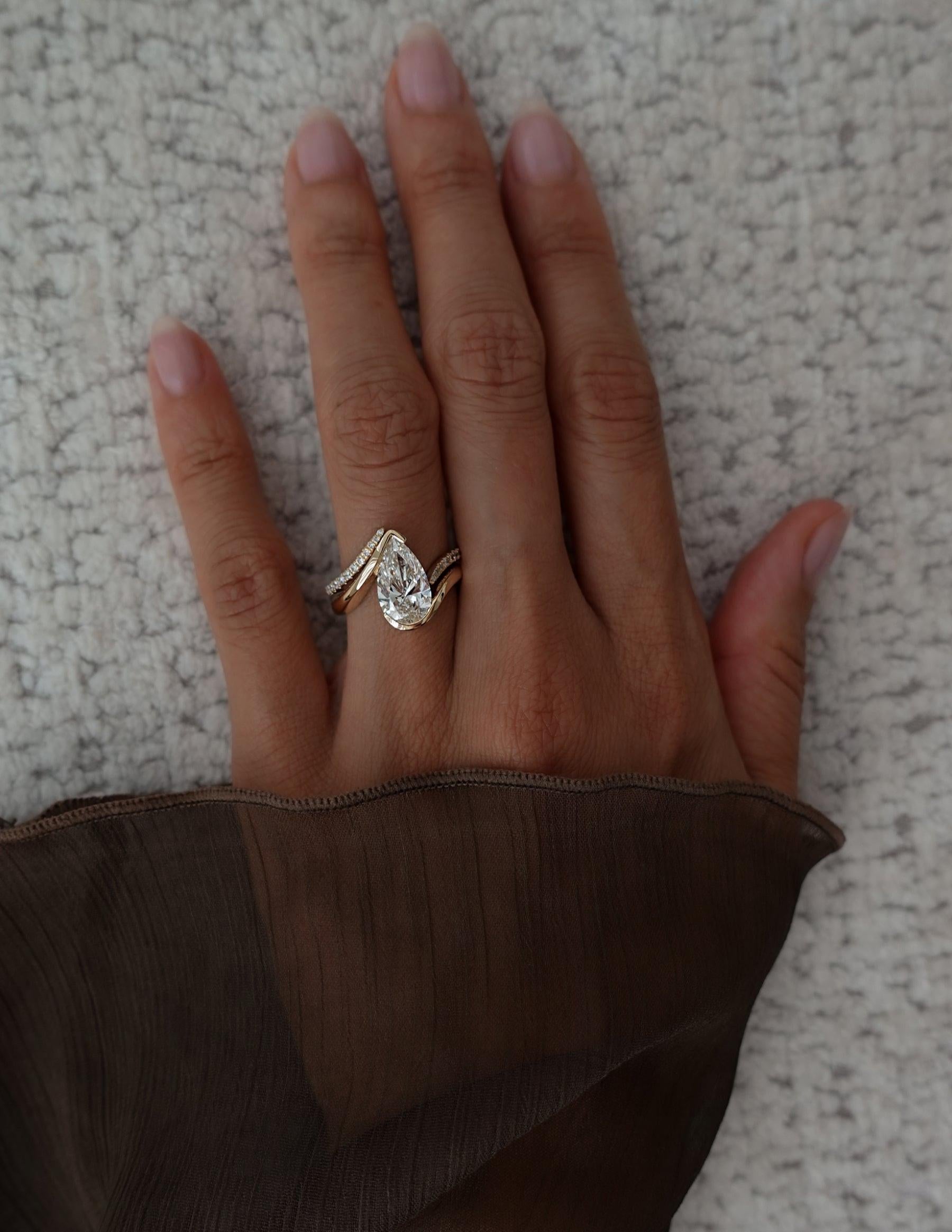 2.5 CT Pear Lab Grown Diamond Bridal Set